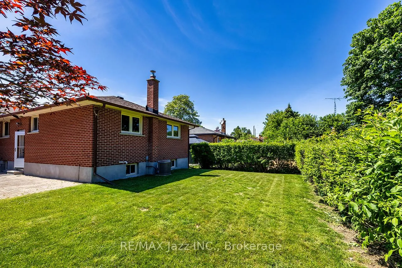 Photo 25 of 369 Waverly Street N, Oshawa, McLaughlin — HOMEH