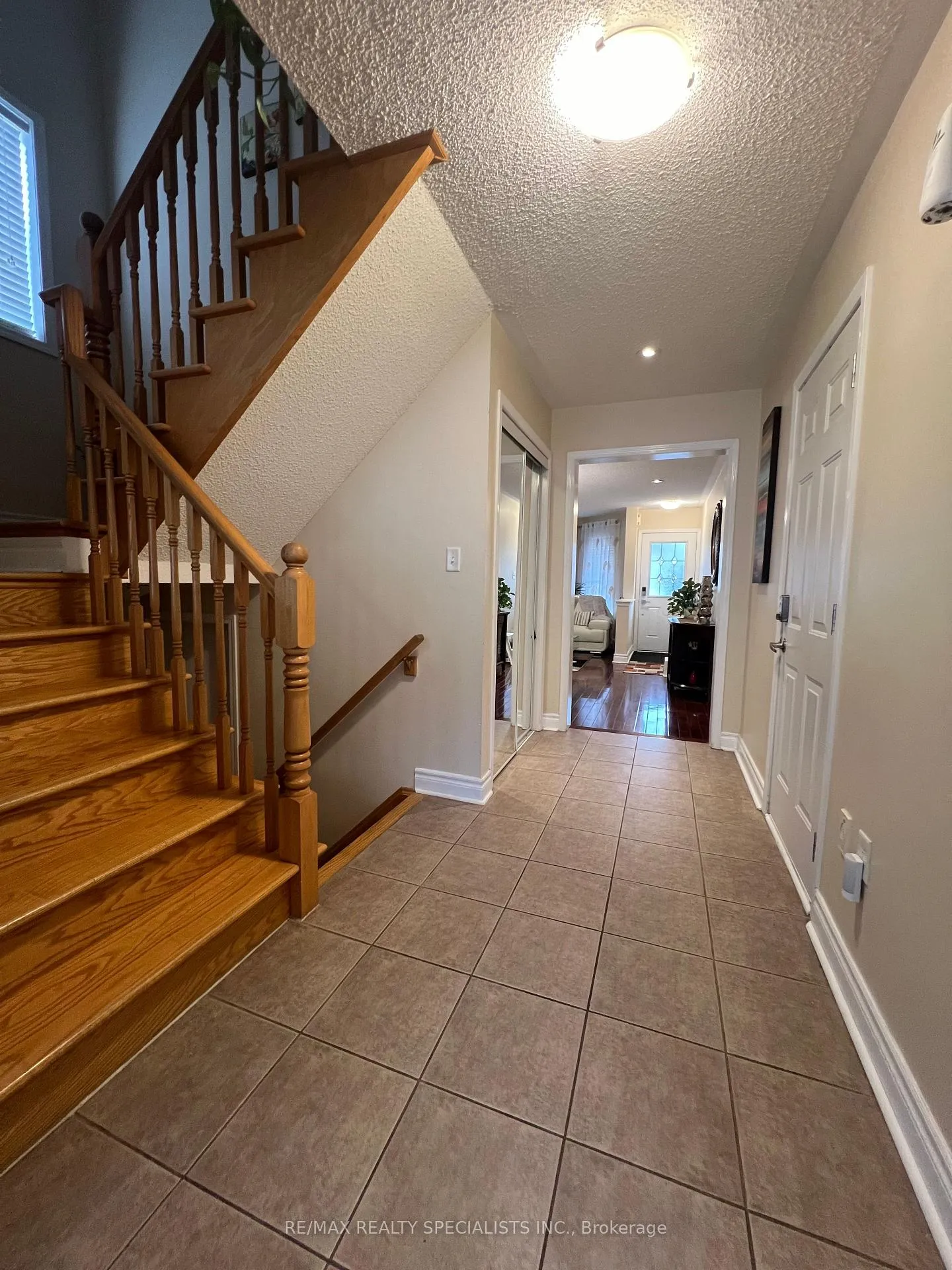 Photo 9 of 860 Luxton Drive, Milton, Beaty — HOMEH
