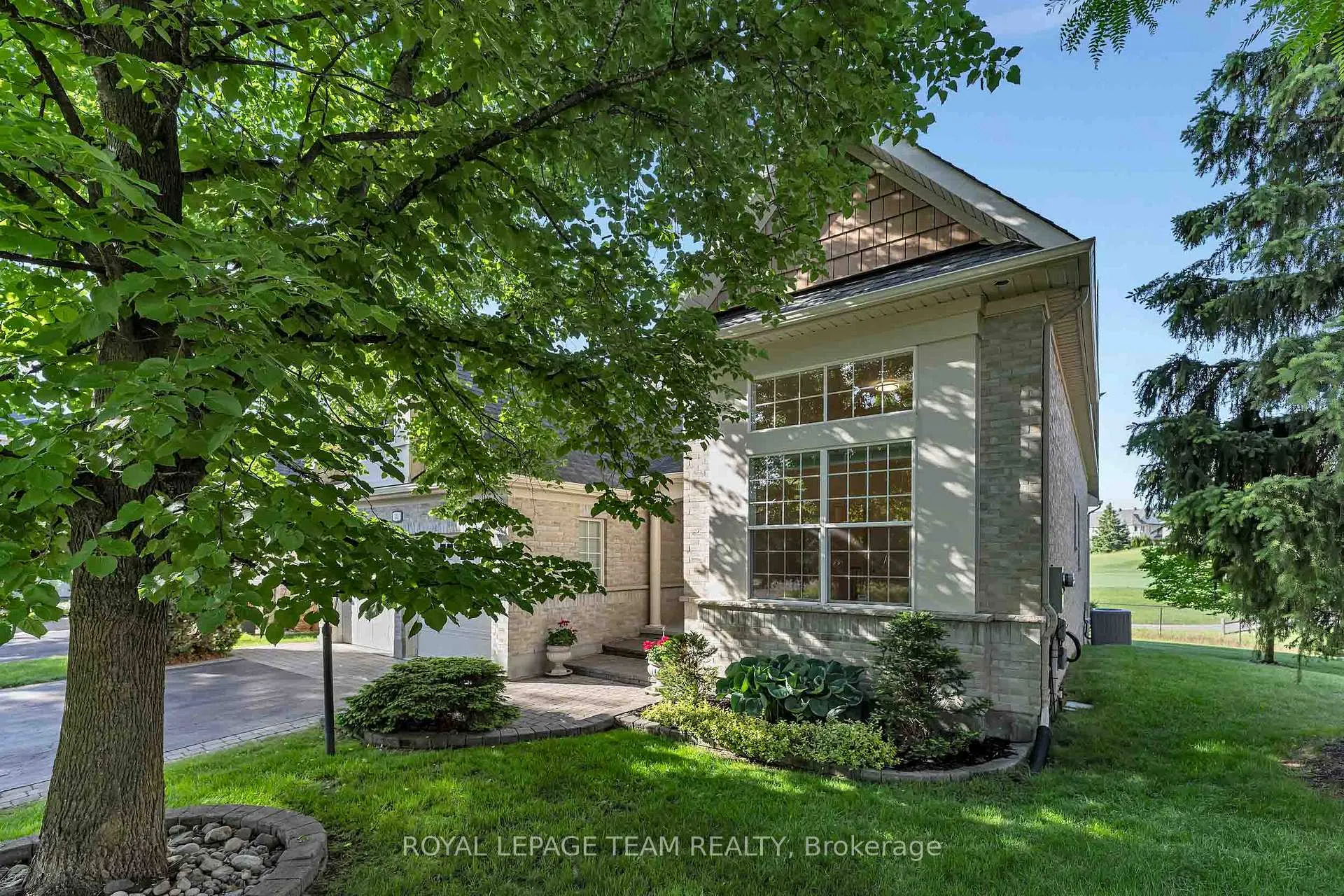 Photo 3 of 32 Silverthorn Court, Ottawa, Barrhaven - Stonebridge — HOMEH