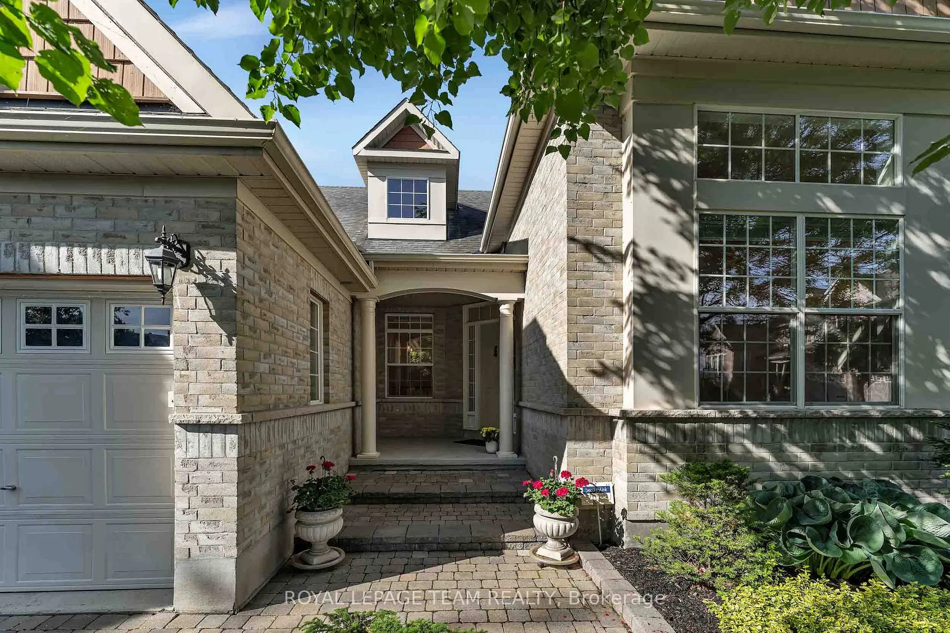 Photo 4 of 32 Silverthorn Court, Ottawa, Barrhaven - Stonebridge — HOMEH