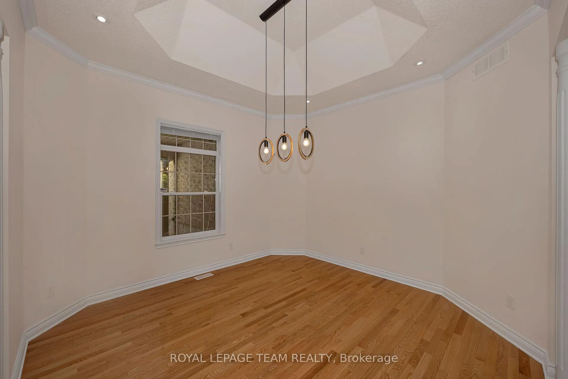 Photo 8 of 32 Silverthorn Court, Ottawa, Barrhaven - Stonebridge — HOMEH