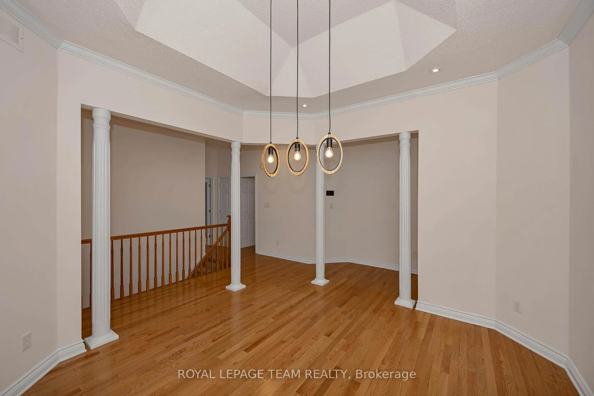 Photo 9 of 32 Silverthorn Court, Ottawa, Barrhaven - Stonebridge — HOMEH
