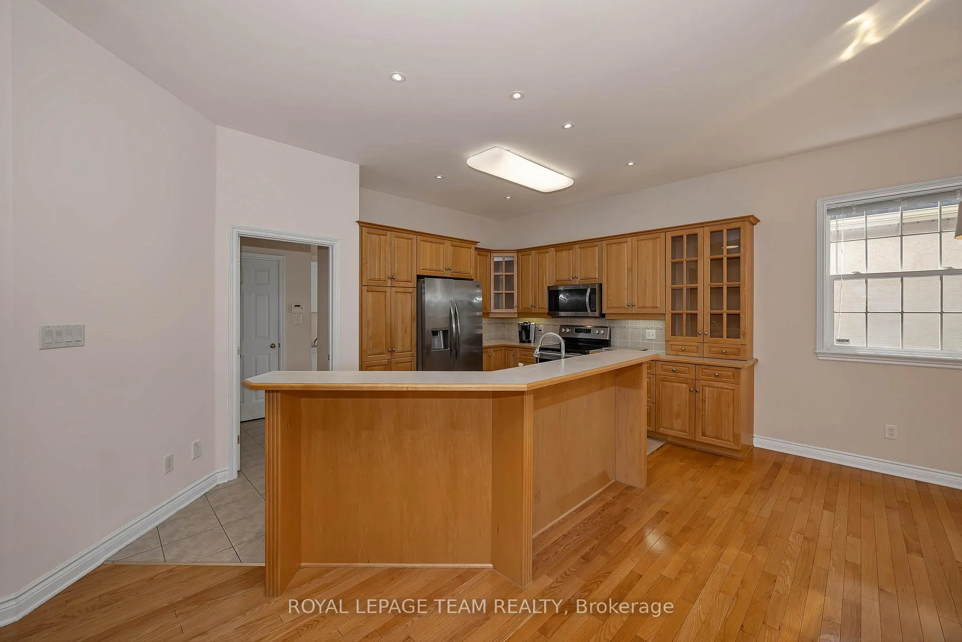 Photo 10 of 32 Silverthorn Court, Ottawa, Barrhaven - Stonebridge — HOMEH