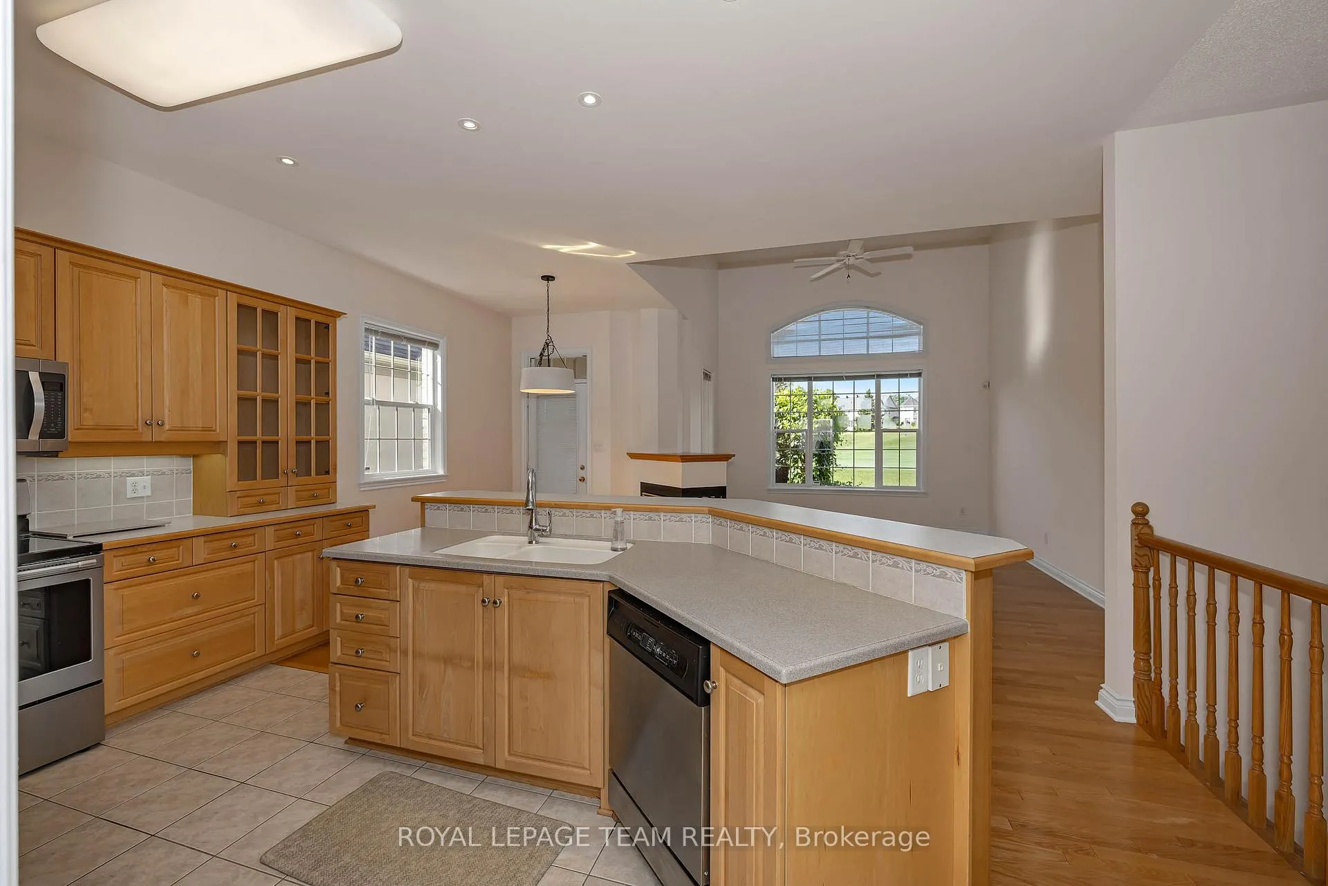Photo 14 of 32 Silverthorn Court, Ottawa, Barrhaven - Stonebridge — HOMEH