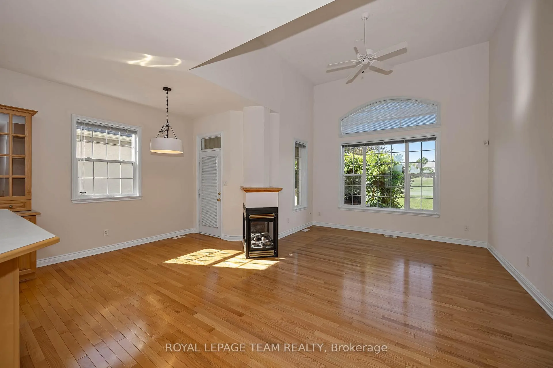 Photo 15 of 32 Silverthorn Court, Ottawa, Barrhaven - Stonebridge — HOMEH