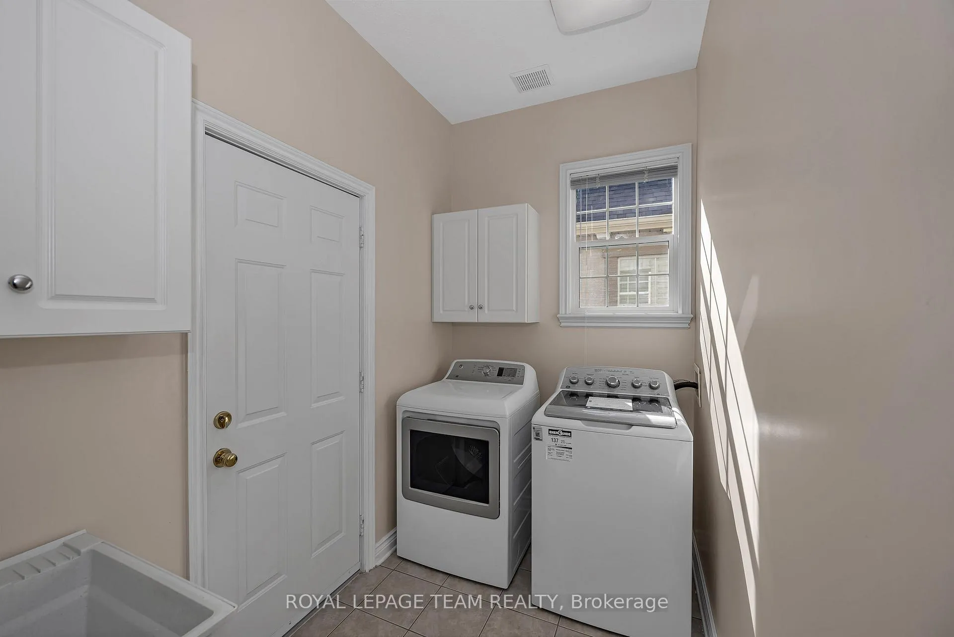 Photo 21 of 32 Silverthorn Court, Ottawa, Barrhaven - Stonebridge — HOMEH