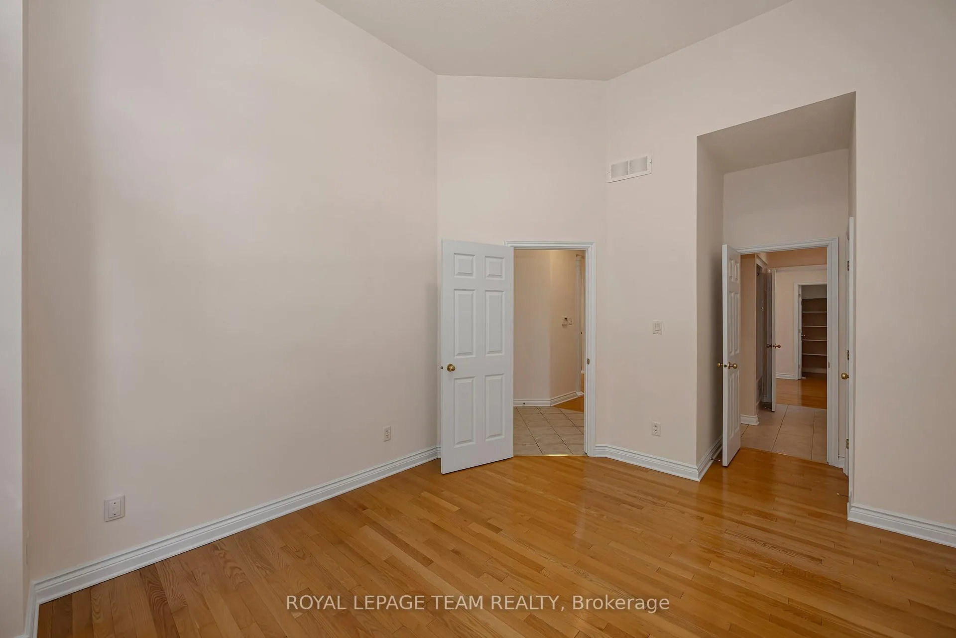 Photo 27 of 32 Silverthorn Court, Ottawa, Barrhaven - Stonebridge — HOMEH