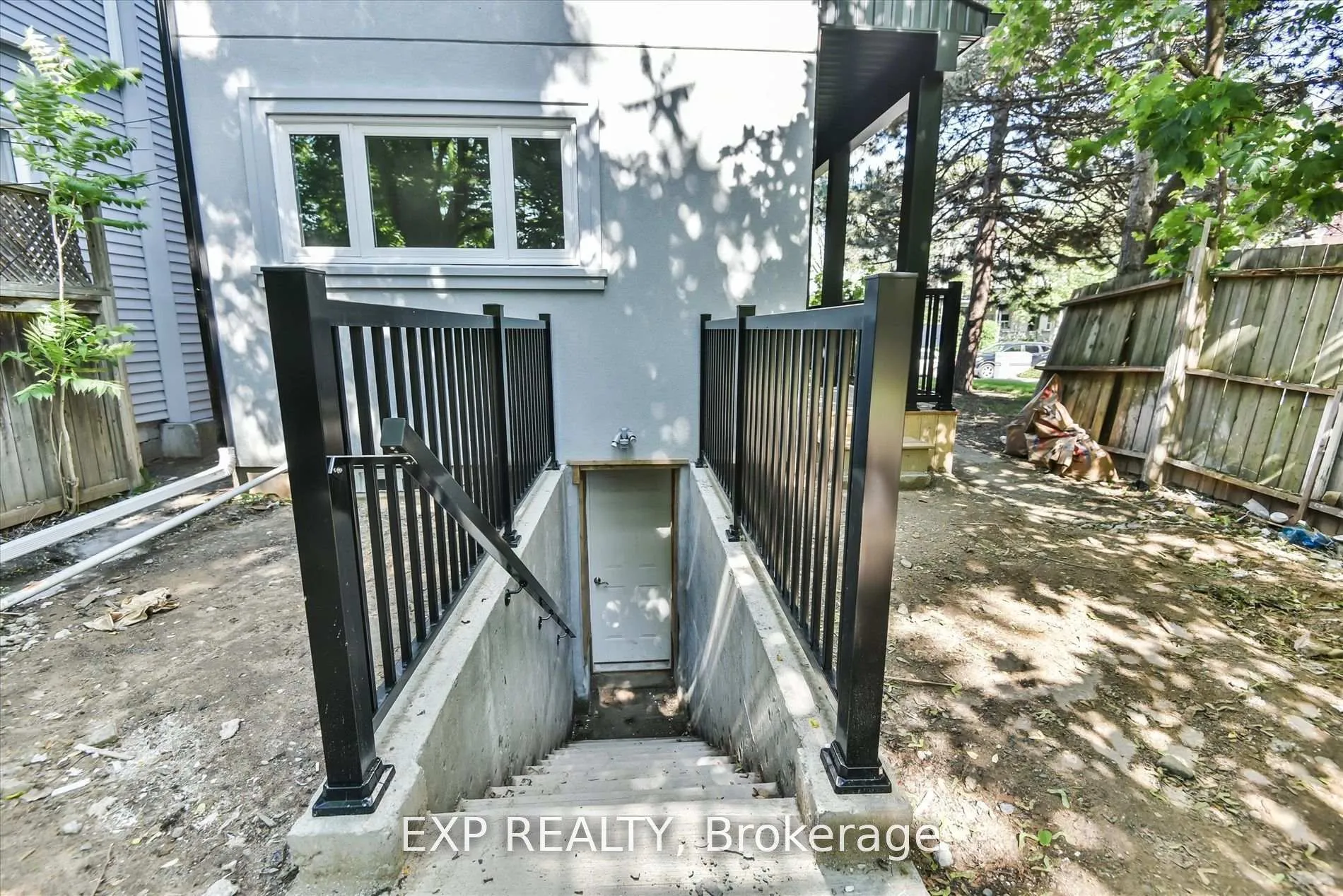 Photo 7 of Unit B, 922 Logan Avenue, Toronto, Playter Estates-Danforth — HOMEH