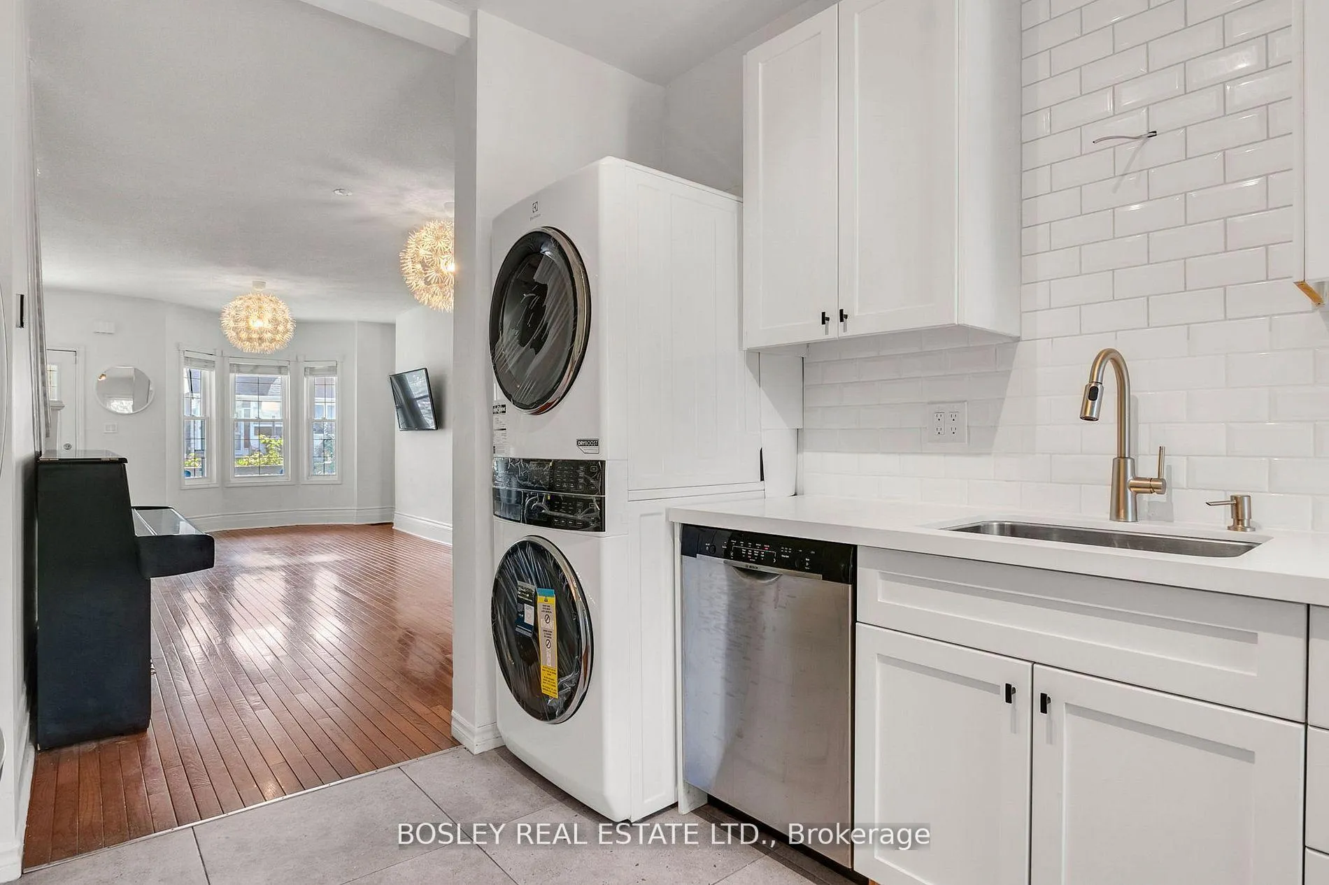 Photo 13 of 22 Kent Road, Toronto, Greenwood-Coxwell — HOMEH