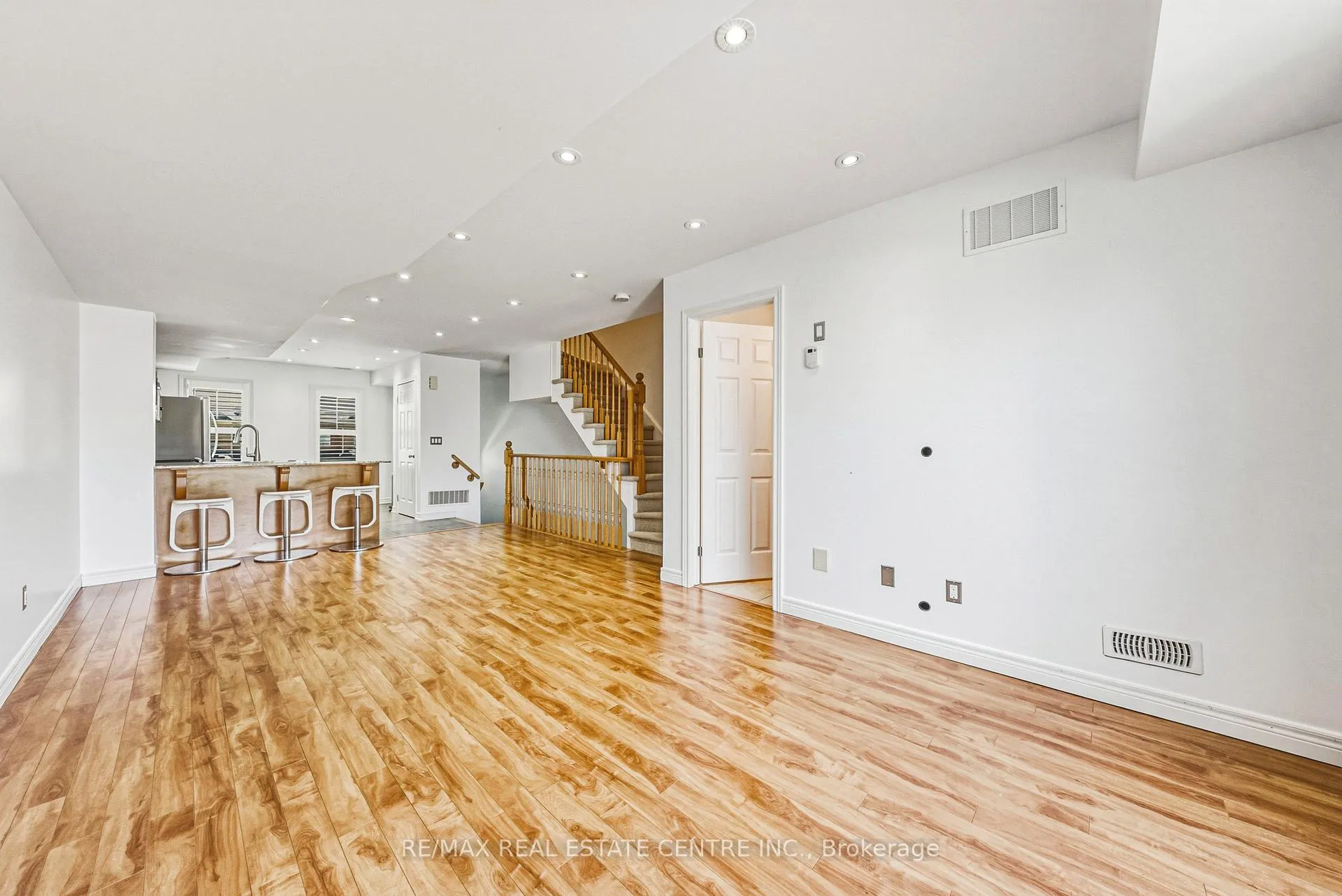 Photo 10 of Unit 52, 1380 Costigan Road, Milton, Clarke — HOMEH