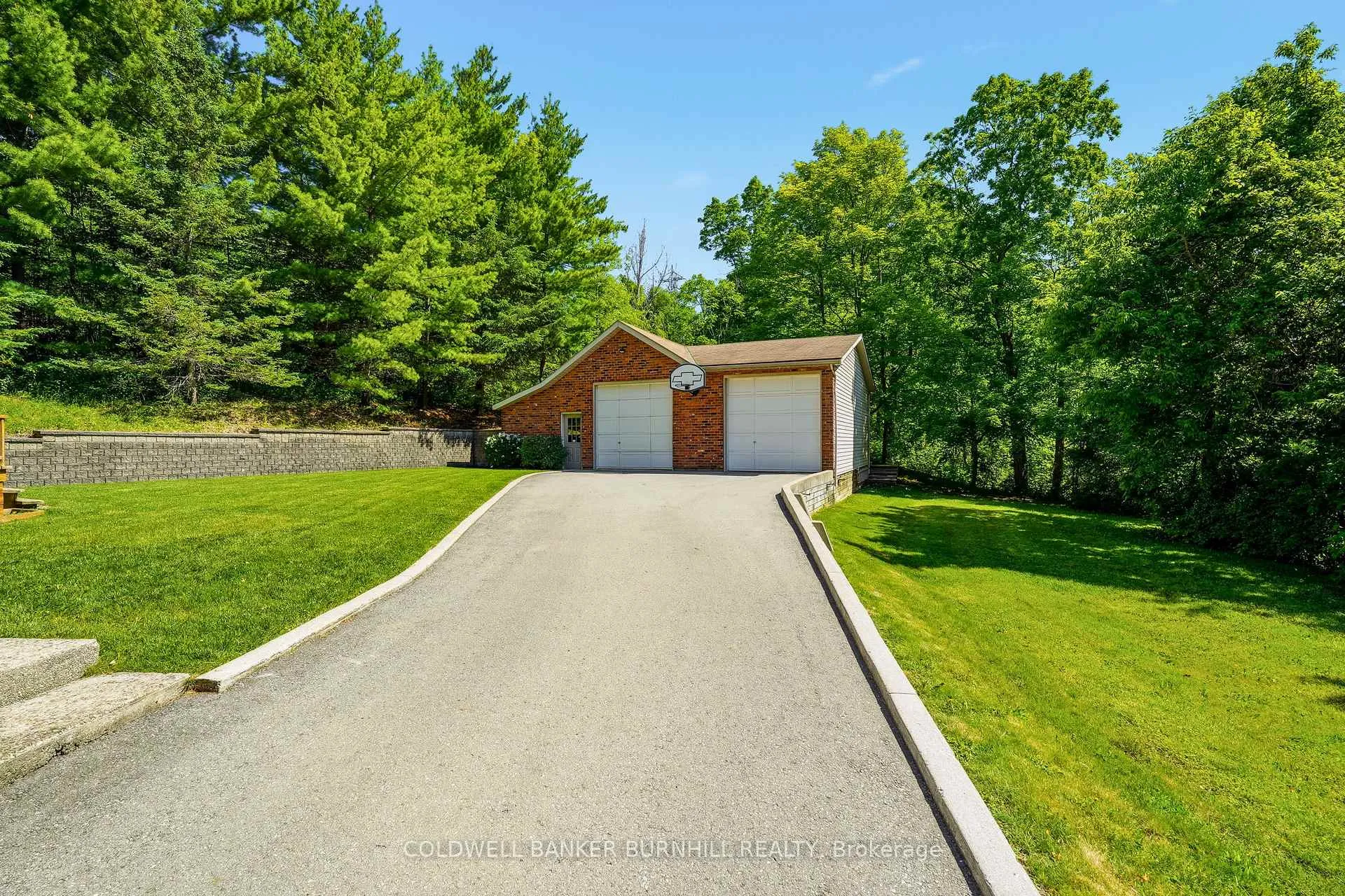 Photo 4 of 1811 Old Waterdown Road, Burlington, Grindstone — HOMEH