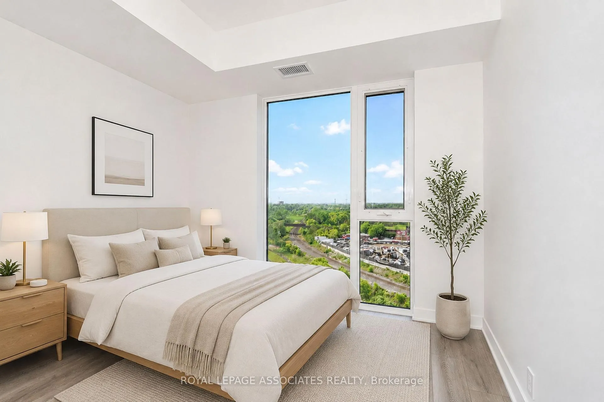 Photo 6 of Unit 920, 6 Flavelle Trail, Vaughan, Steeles West Industrial — HOMEH