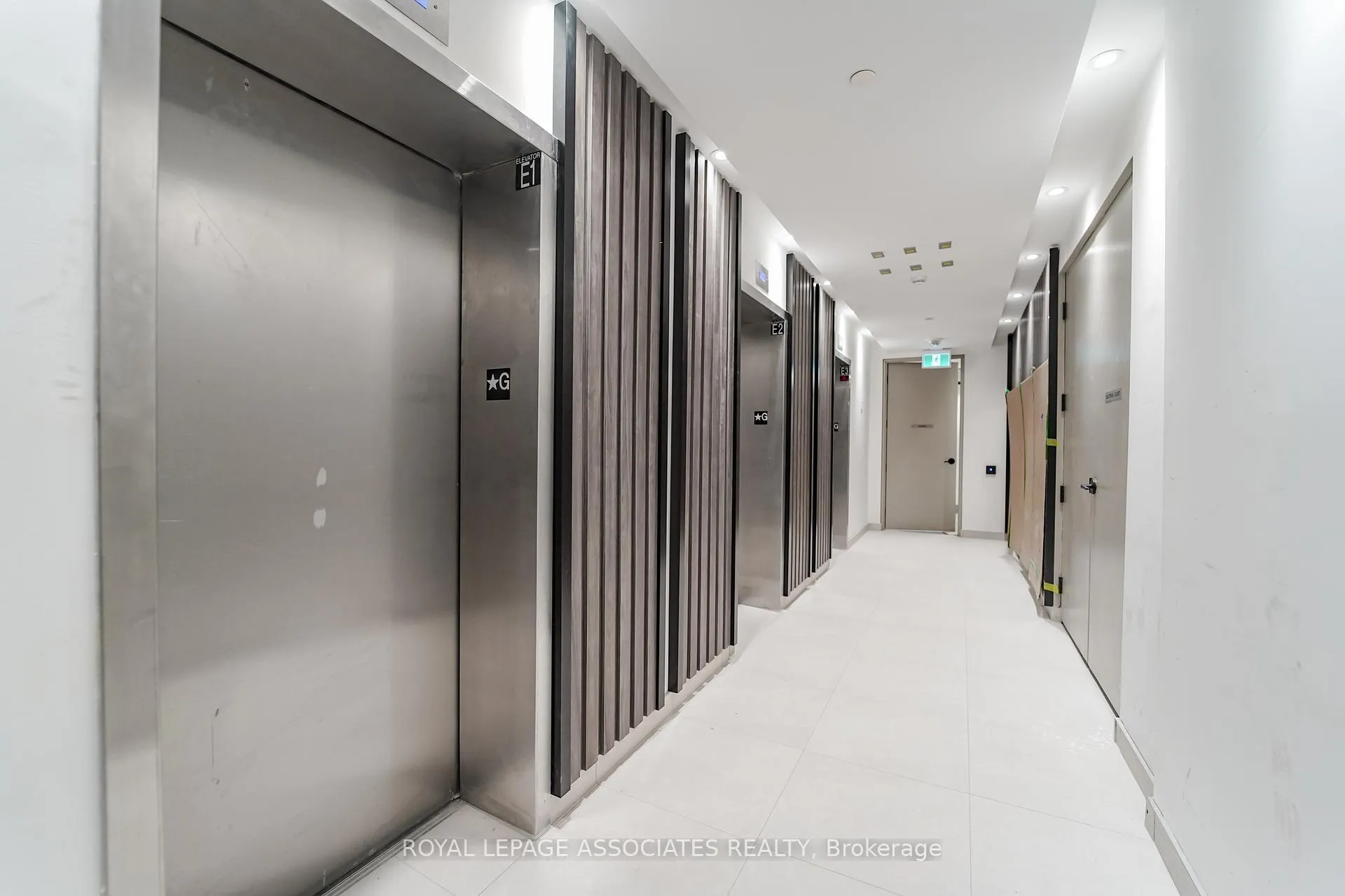 Photo 13 of Unit 920, 6 Flavelle Trail, Vaughan, Steeles West Industrial — HOMEH