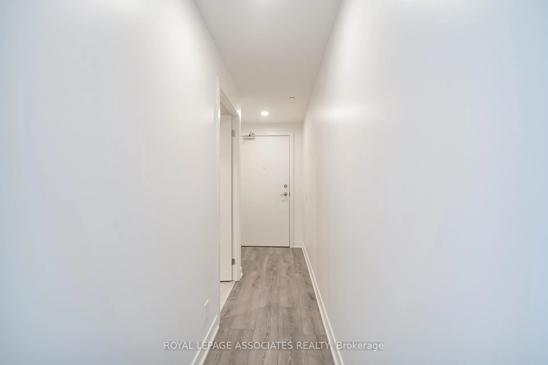 Photo 18 of Unit 920, 6 Flavelle Trail, Vaughan, Steeles West Industrial — HOMEH