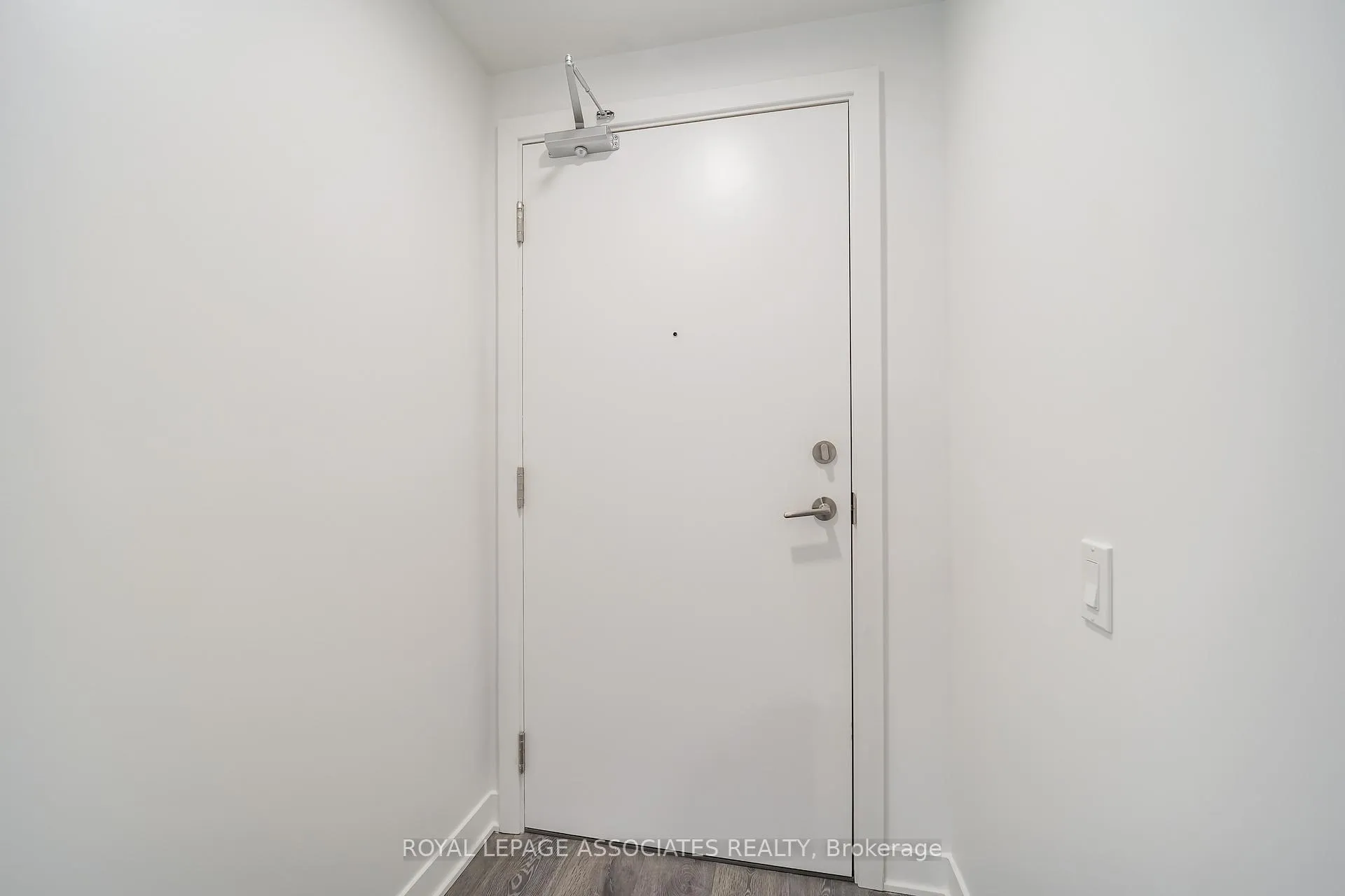 Photo 20 of Unit 920, 6 Flavelle Trail, Vaughan, Steeles West Industrial — HOMEH