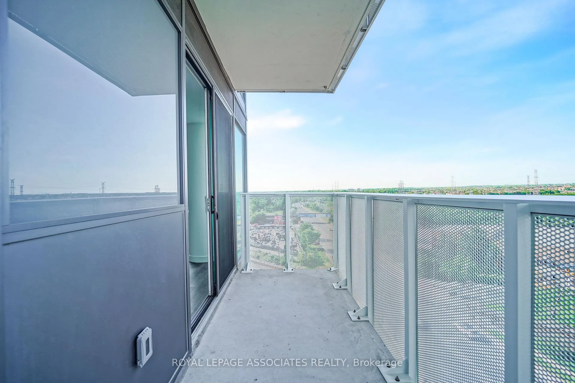 Photo 34 of Unit 920, 6 Flavelle Trail, Vaughan, Steeles West Industrial — HOMEH