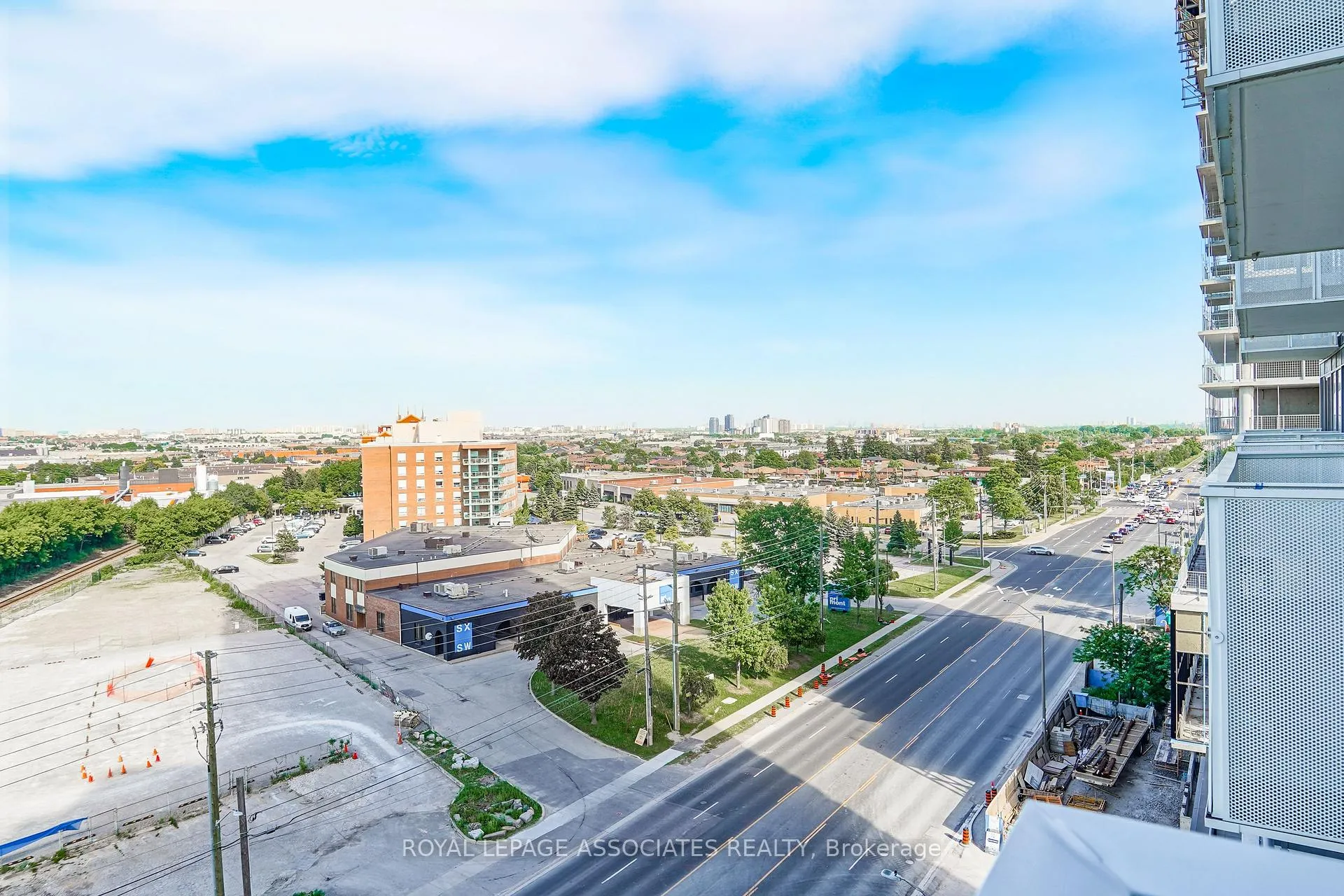 Photo 35 of Unit 920, 6 Flavelle Trail, Vaughan, Steeles West Industrial — HOMEH