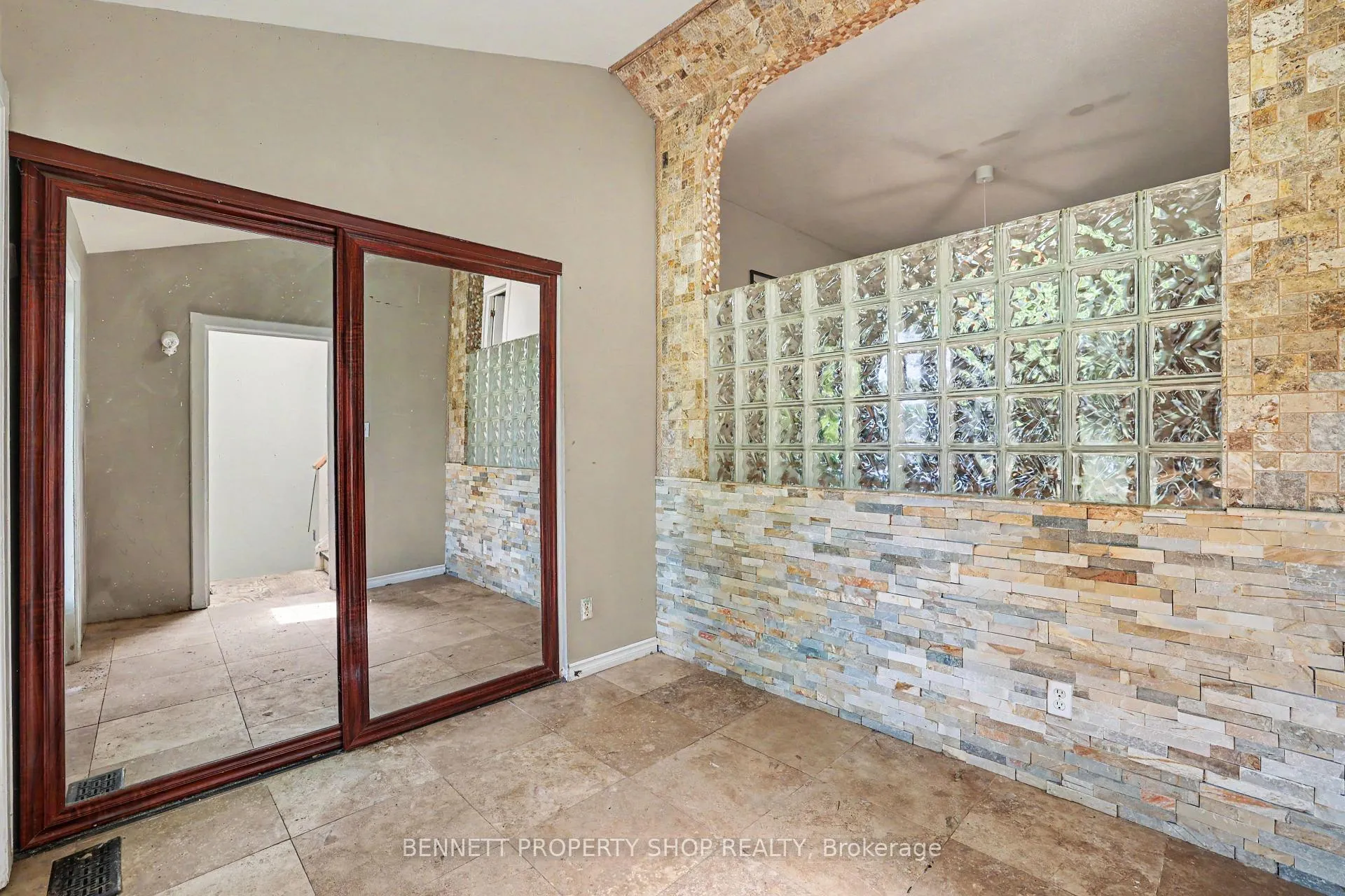 Photo 4 of 110 Manion Road, Ottawa, Huntley Ward (South West) — HOMEH