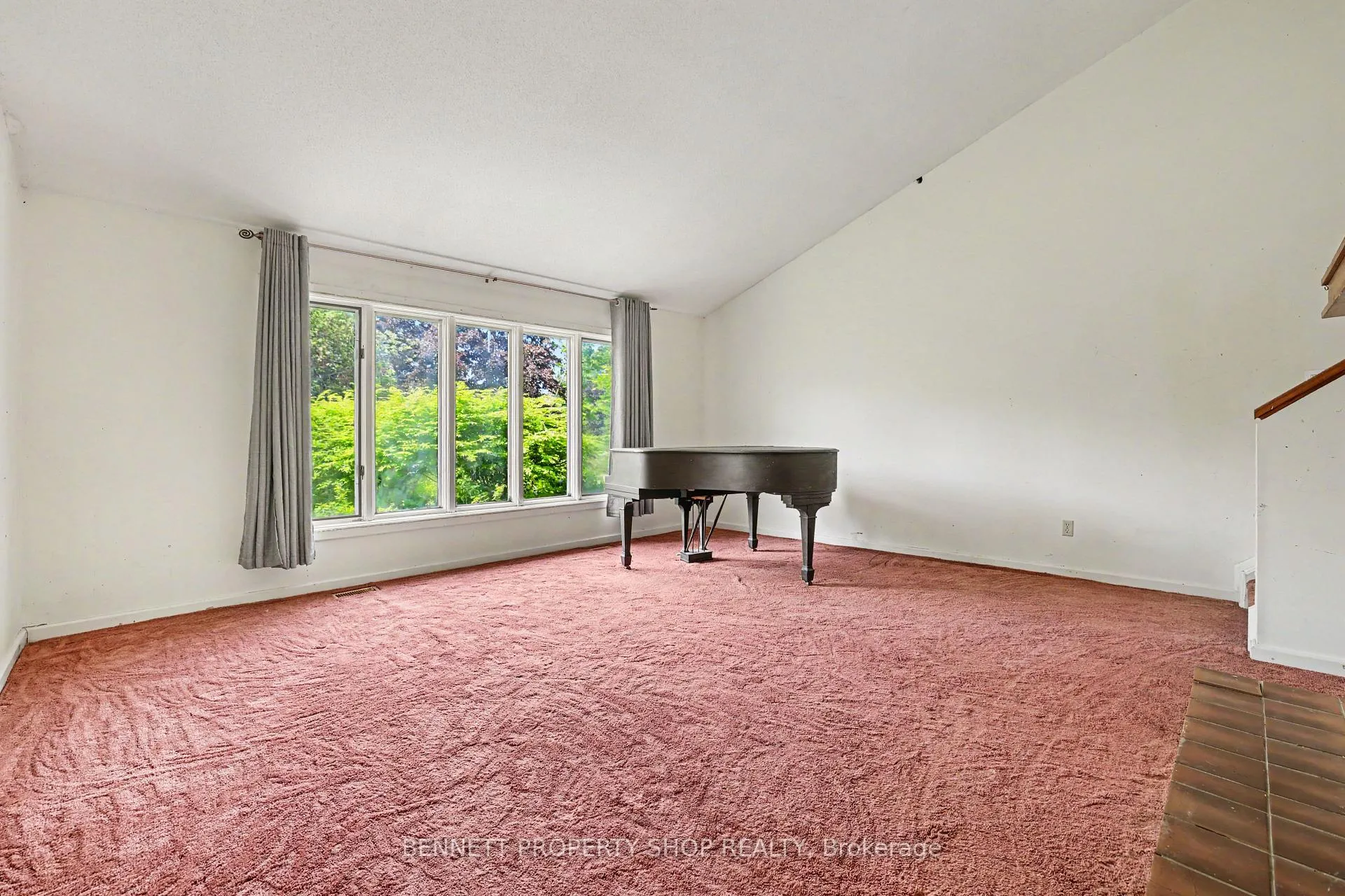 Photo 6 of 110 Manion Road, Ottawa, Huntley Ward (South West) — HOMEH