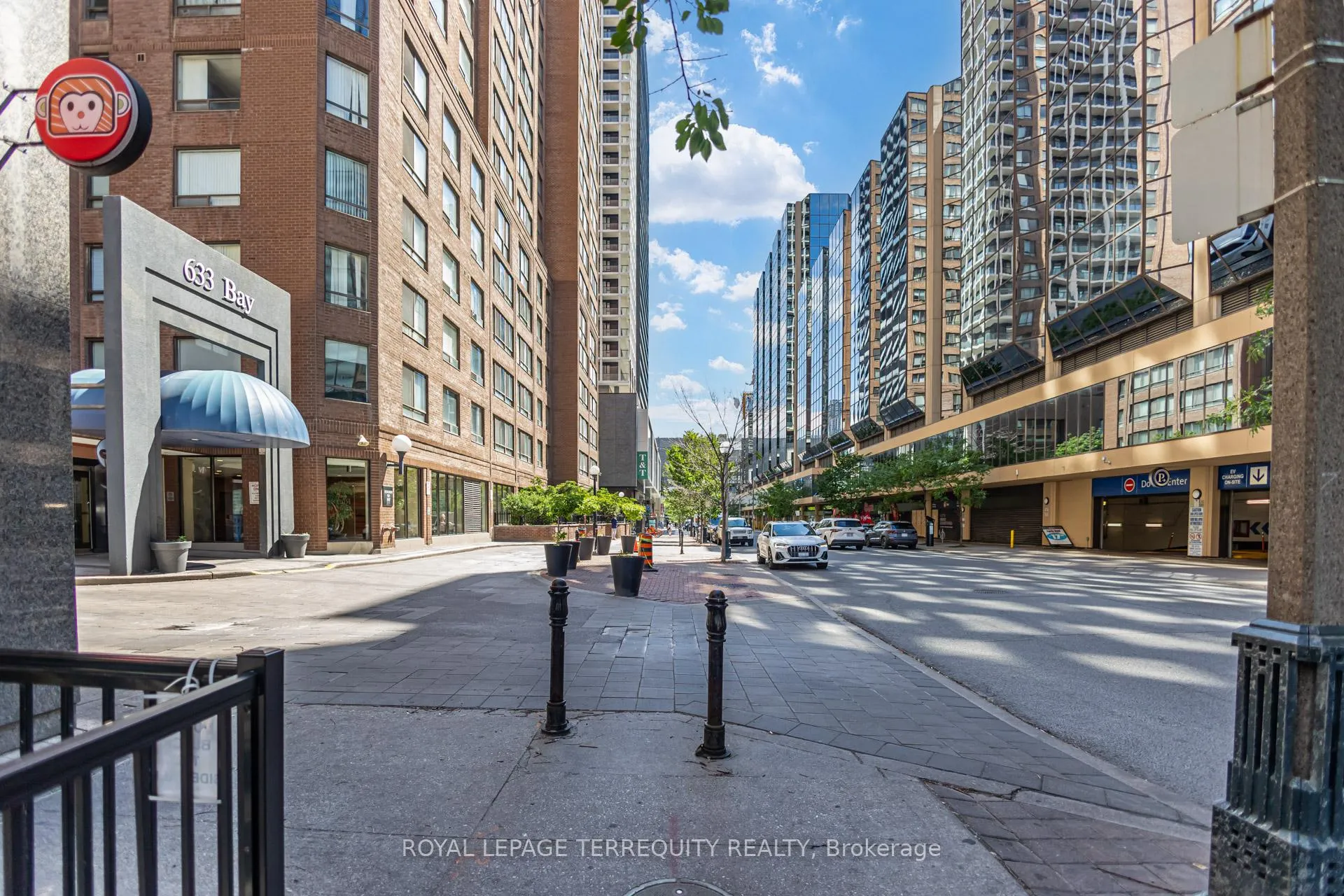 Photo 2 of Unit 2302, 633 Bay Street, Toronto, Bay Street Corridor — HOMEH