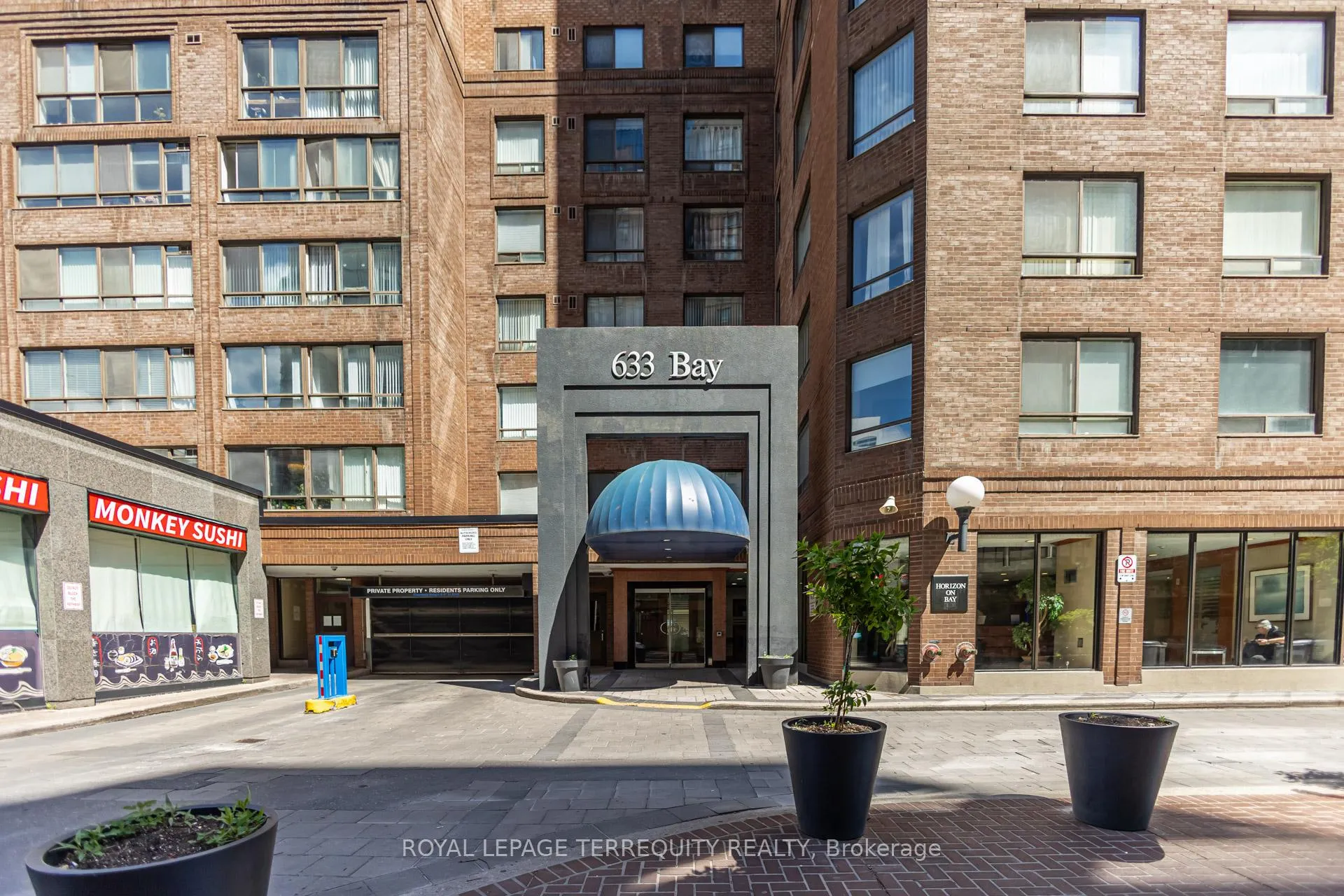Photo 3 of Unit 2302, 633 Bay Street, Toronto, Bay Street Corridor — HOMEH