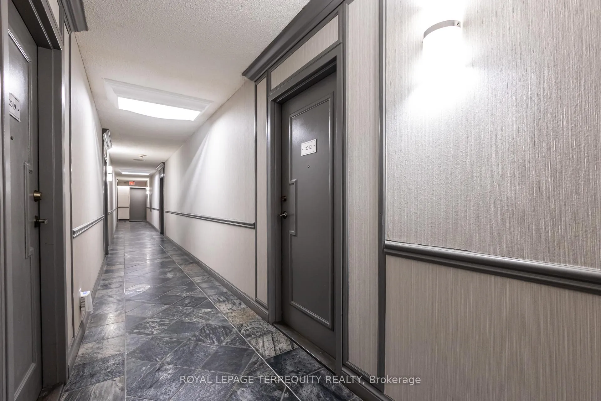 Photo 4 of Unit 2302, 633 Bay Street, Toronto, Bay Street Corridor — HOMEH