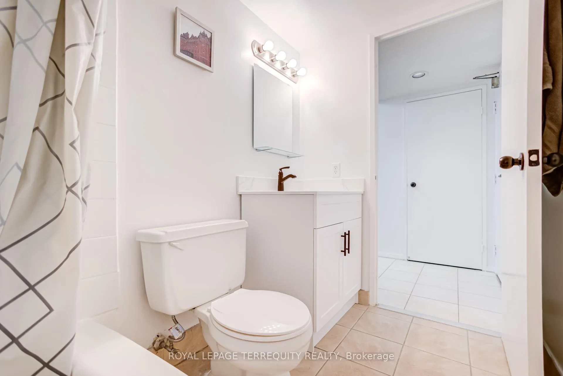 Photo 9 of Unit 2302, 633 Bay Street, Toronto, Bay Street Corridor — HOMEH