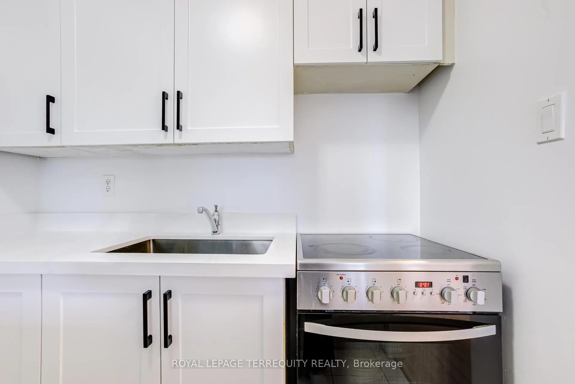 Photo 13 of Unit 2302, 633 Bay Street, Toronto, Bay Street Corridor — HOMEH