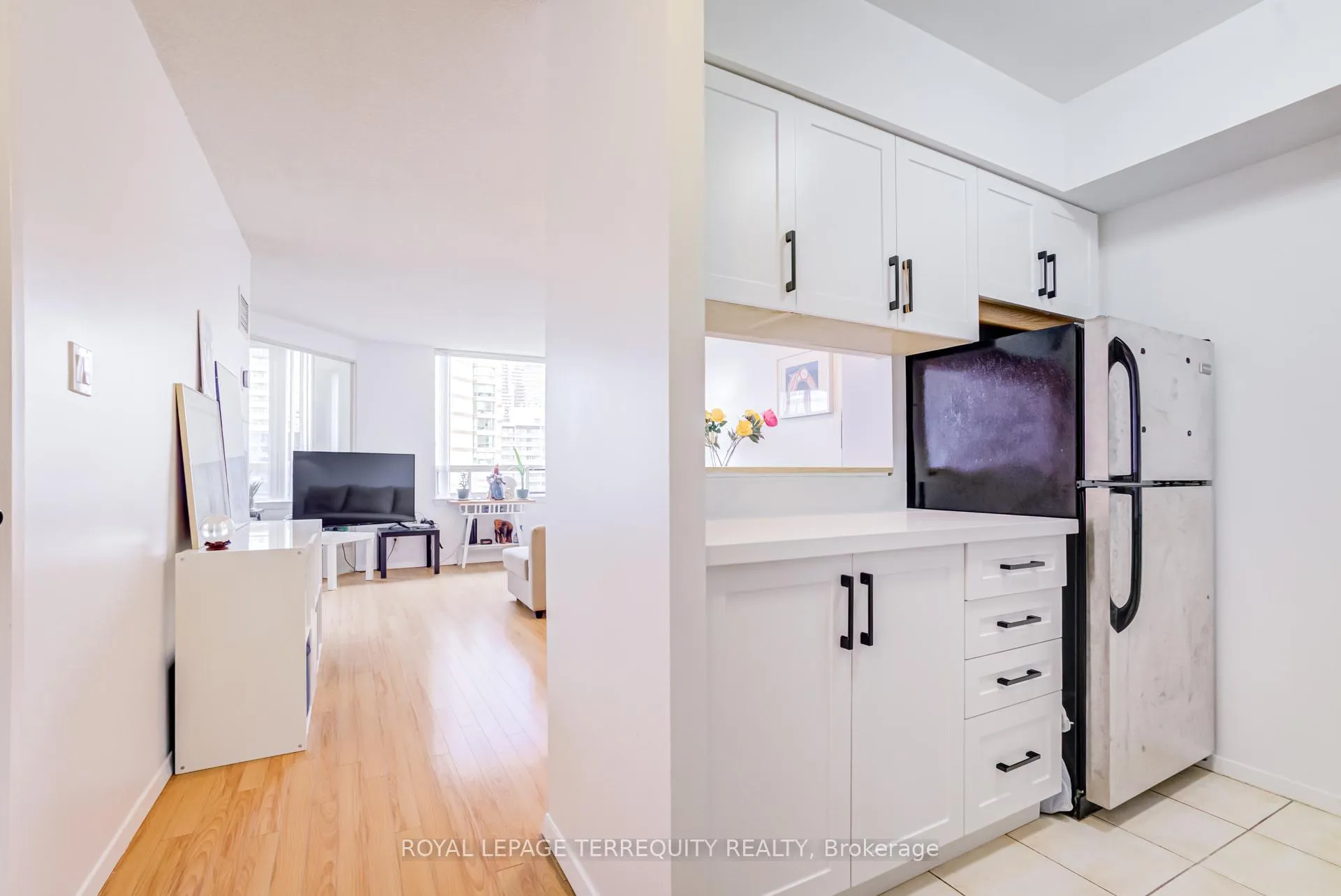 Photo 16 of Unit 2302, 633 Bay Street, Toronto, Bay Street Corridor — HOMEH