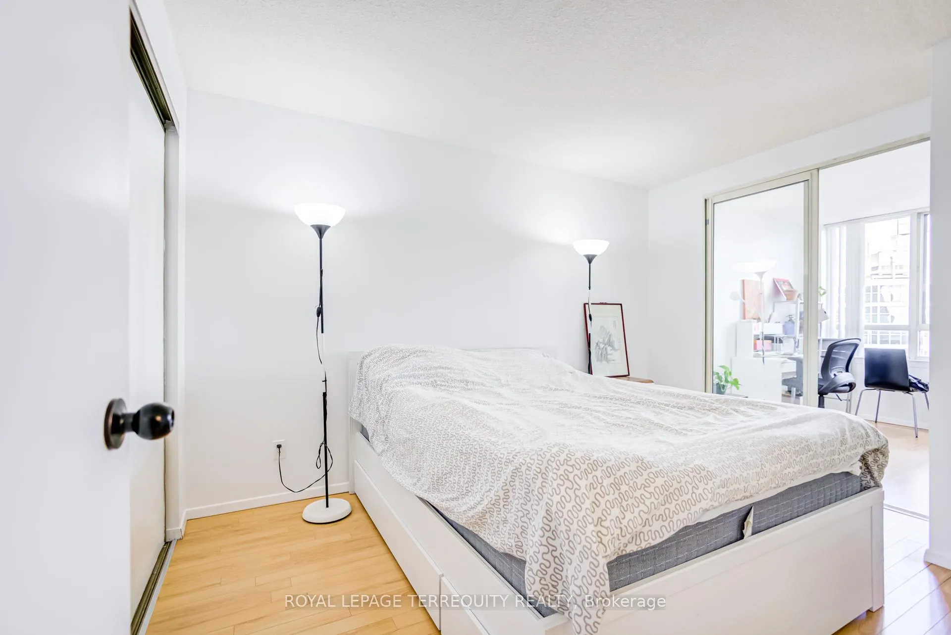 Photo 17 of Unit 2302, 633 Bay Street, Toronto, Bay Street Corridor — HOMEH