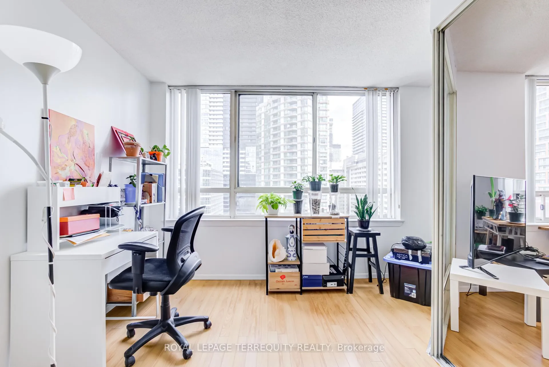 Photo 20 of Unit 2302, 633 Bay Street, Toronto, Bay Street Corridor — HOMEH