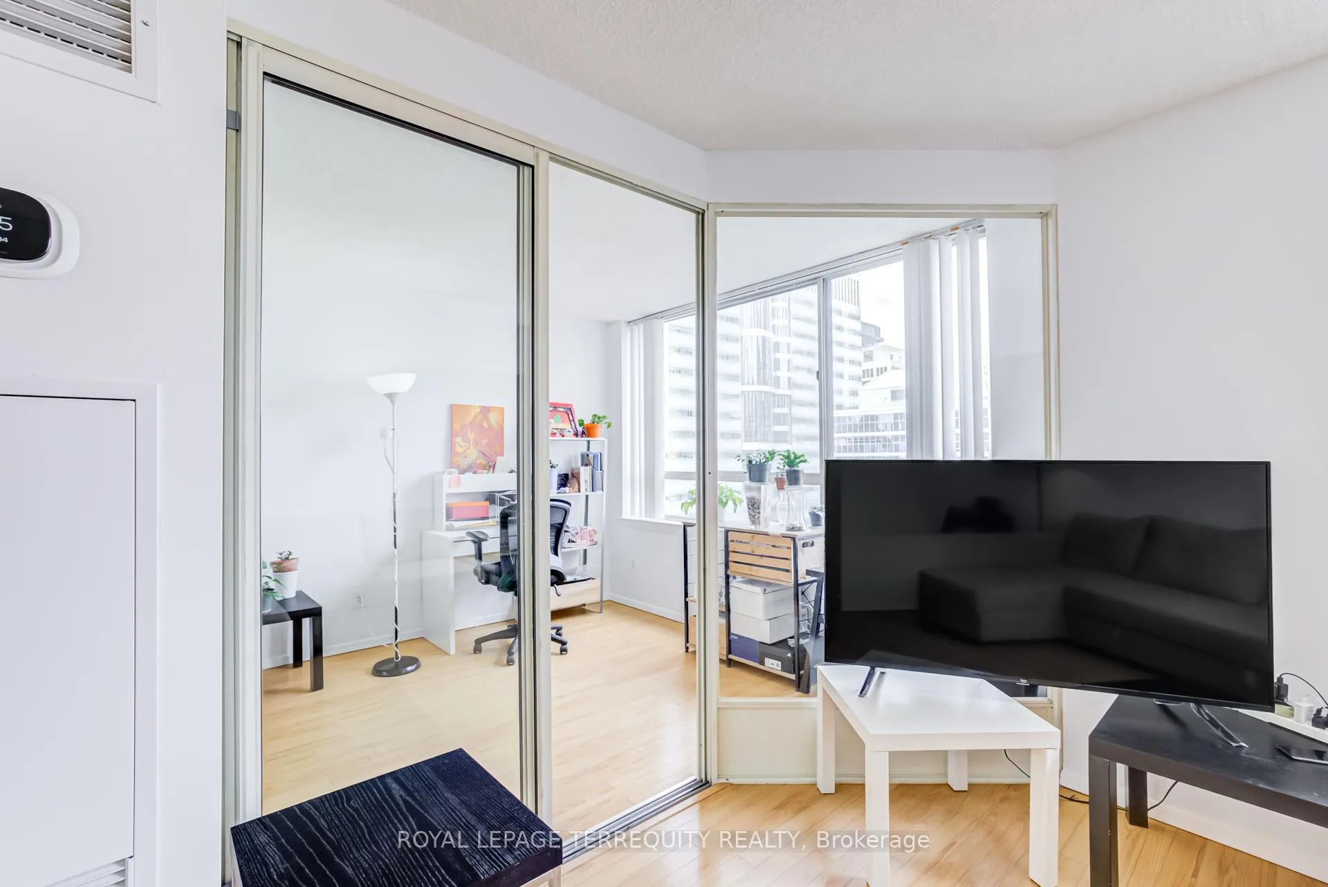 Photo 22 of Unit 2302, 633 Bay Street, Toronto, Bay Street Corridor — HOMEH