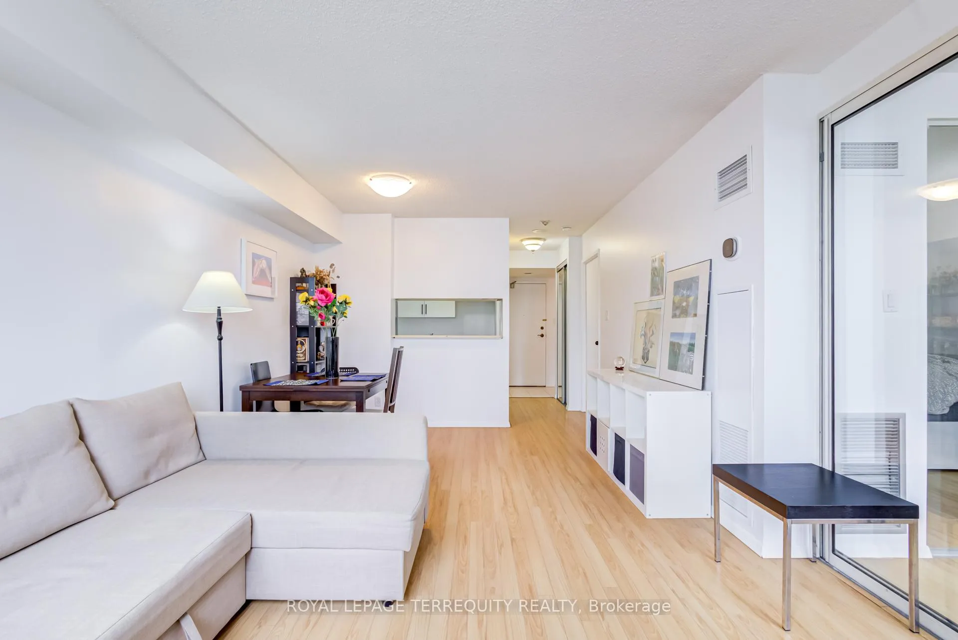 Photo 25 of Unit 2302, 633 Bay Street, Toronto, Bay Street Corridor — HOMEH