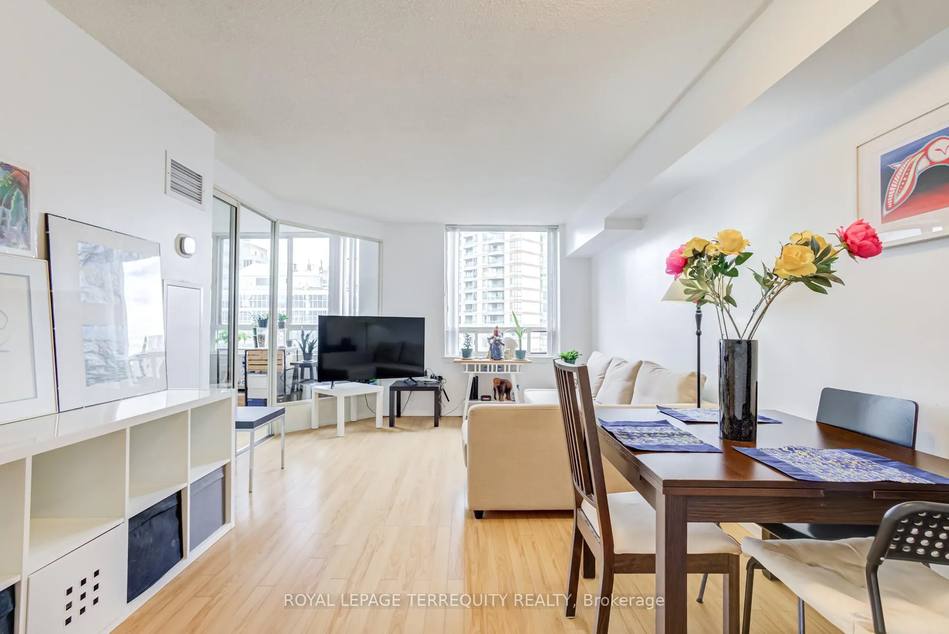 Photo 29 of Unit 2302, 633 Bay Street, Toronto, Bay Street Corridor — HOMEH