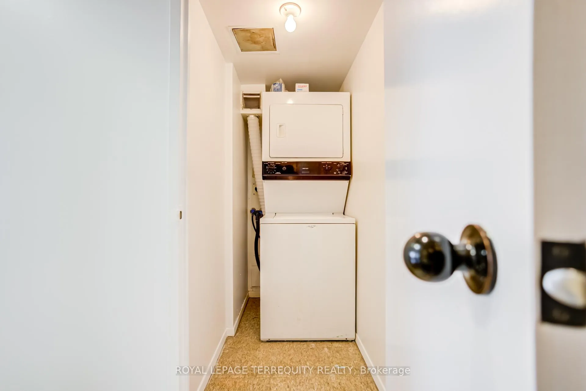 Photo 31 of Unit 2302, 633 Bay Street, Toronto, Bay Street Corridor — HOMEH
