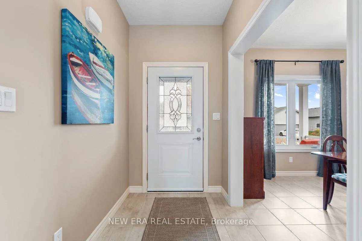 Photo 2 of 17 Dorchester Drive, Prince Edward County, Wellington Ward — HOMEH