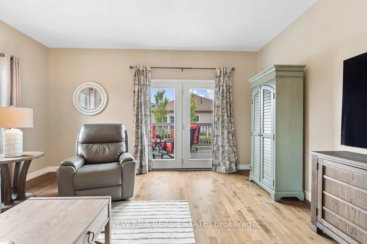Photo 11 of 17 Dorchester Drive, Prince Edward County, Wellington Ward — HOMEH