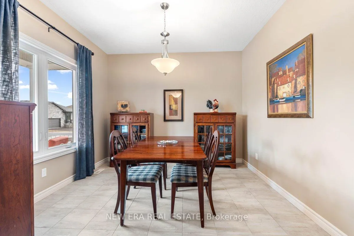 Photo 22 of 17 Dorchester Drive, Prince Edward County, Wellington Ward — HOMEH