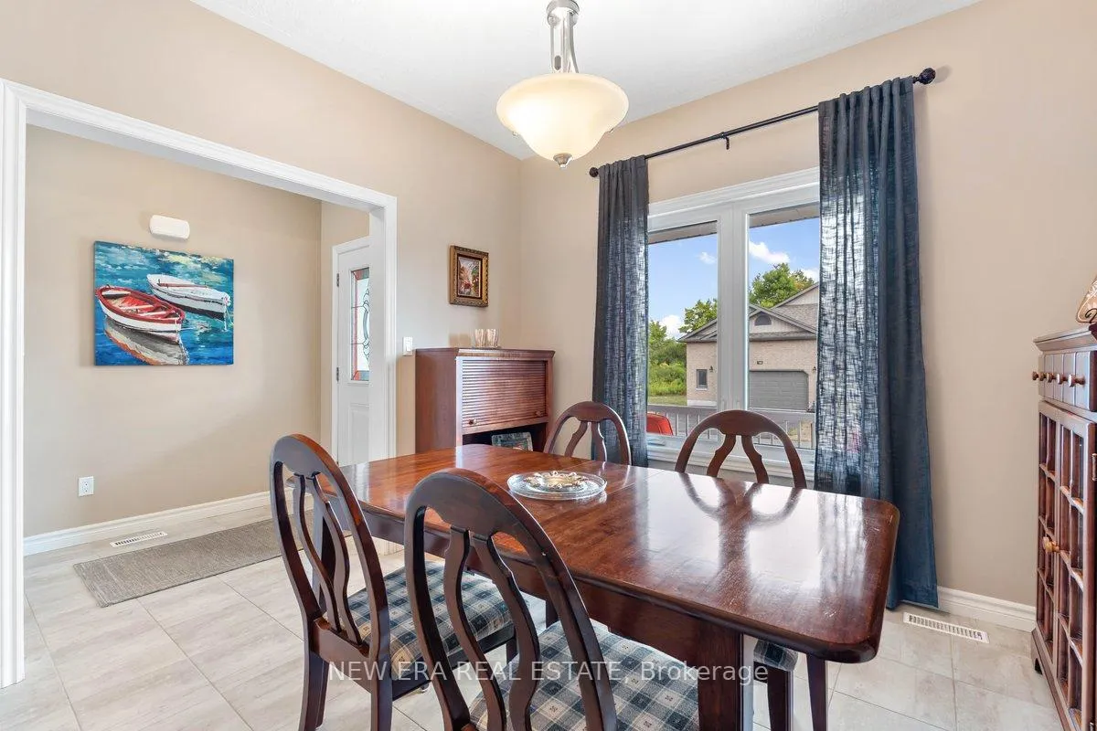 Photo 23 of 17 Dorchester Drive, Prince Edward County, Wellington Ward — HOMEH