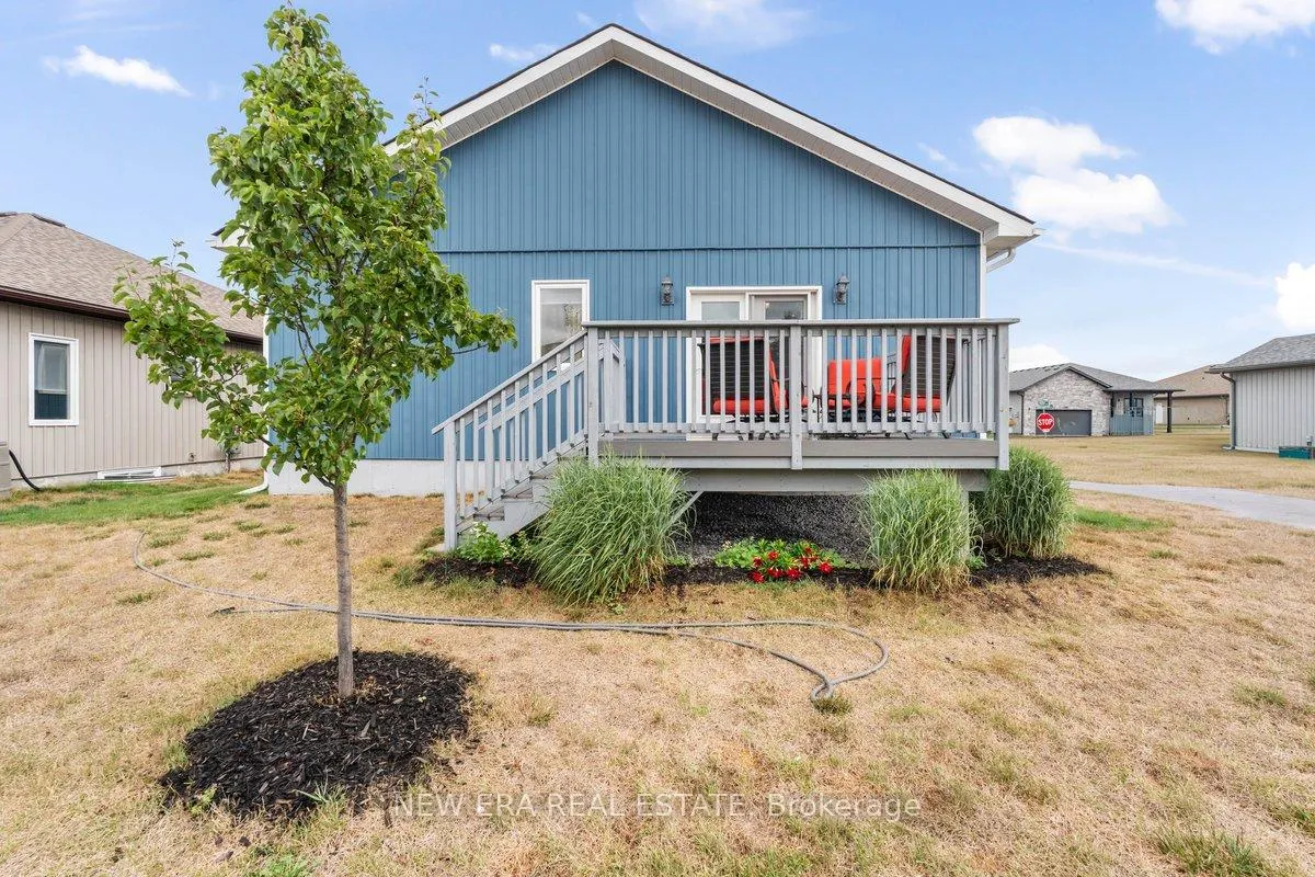 Photo 24 of 17 Dorchester Drive, Prince Edward County, Wellington Ward — HOMEH