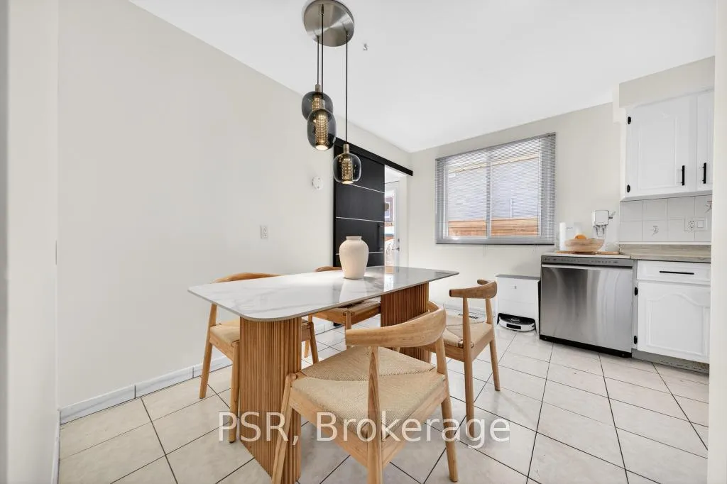 Photo 12 of 19 Glen Forest Drive, Hamilton, Red Hill — HOMEH
