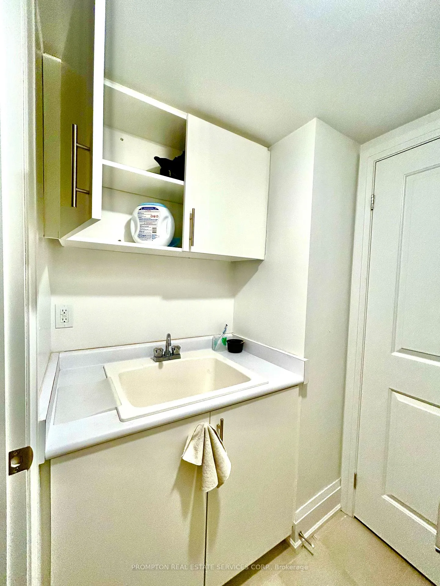 Photo 17 of 6 Mildred Temple Way, Markham, Unionville — HOMEH