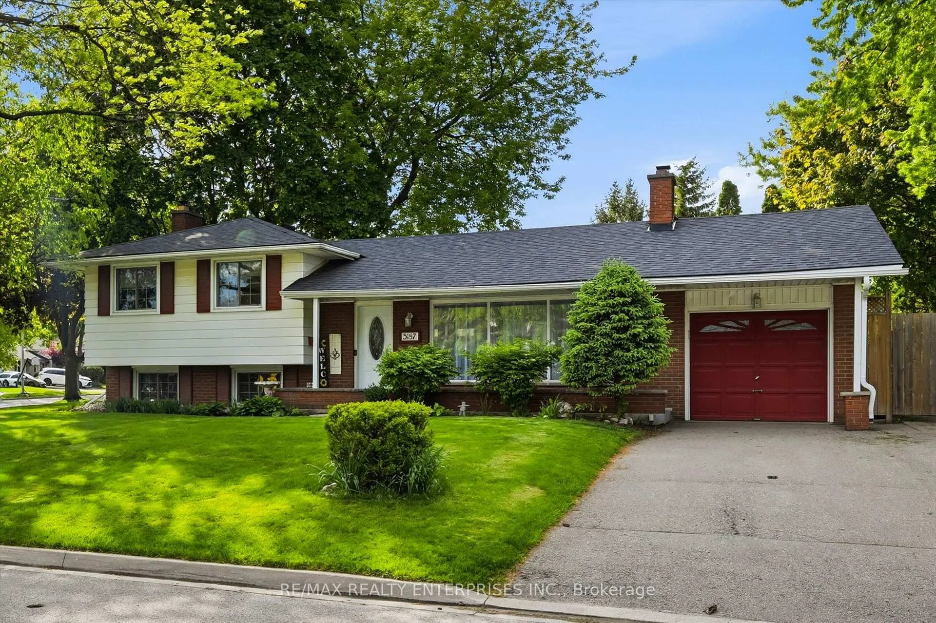 Photo 1 of 5187 Carousel Court, Burlington, Appleby — HOMEH