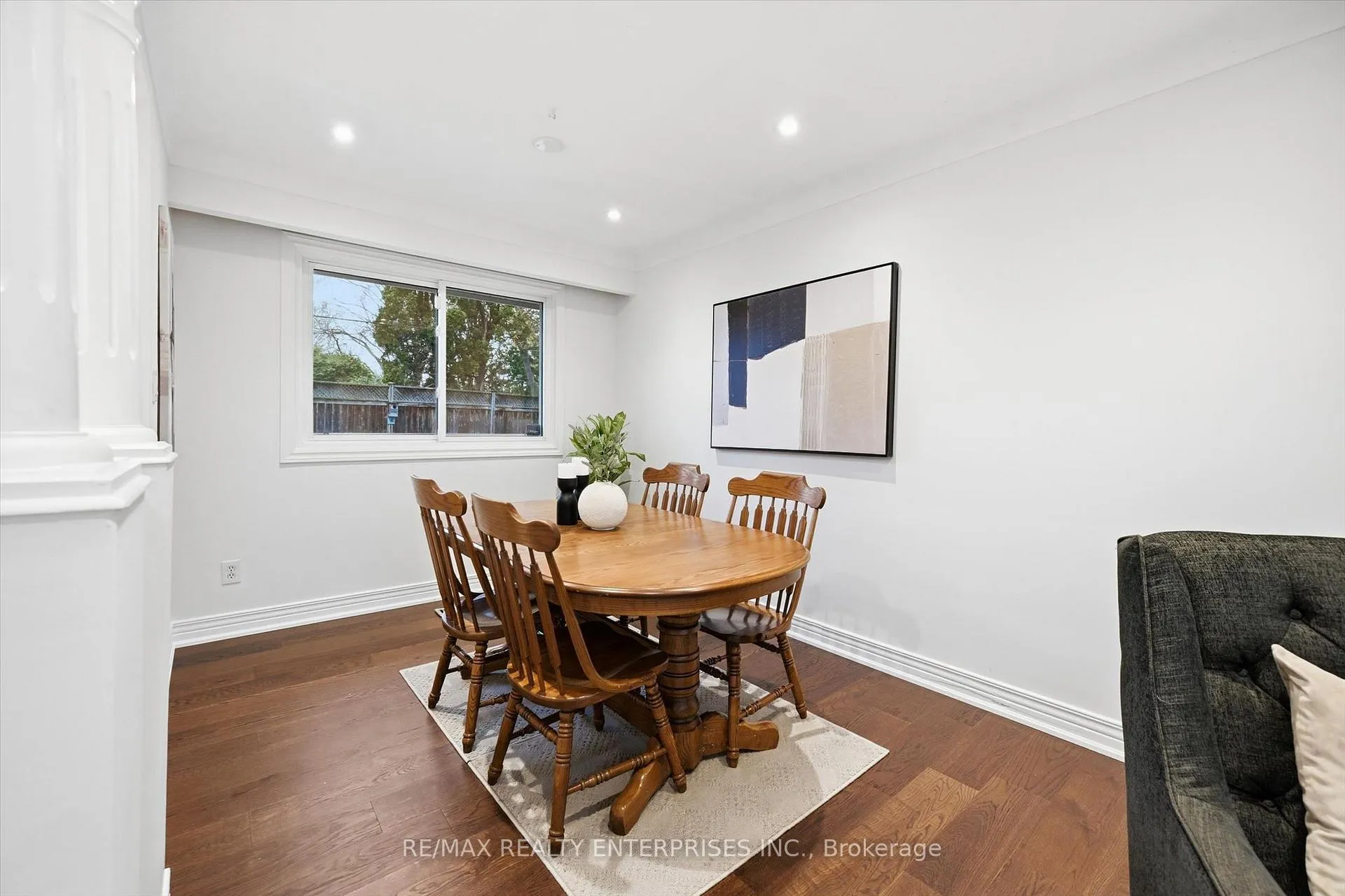 Photo 10 of 5187 Carousel Court, Burlington, Appleby — HOMEH
