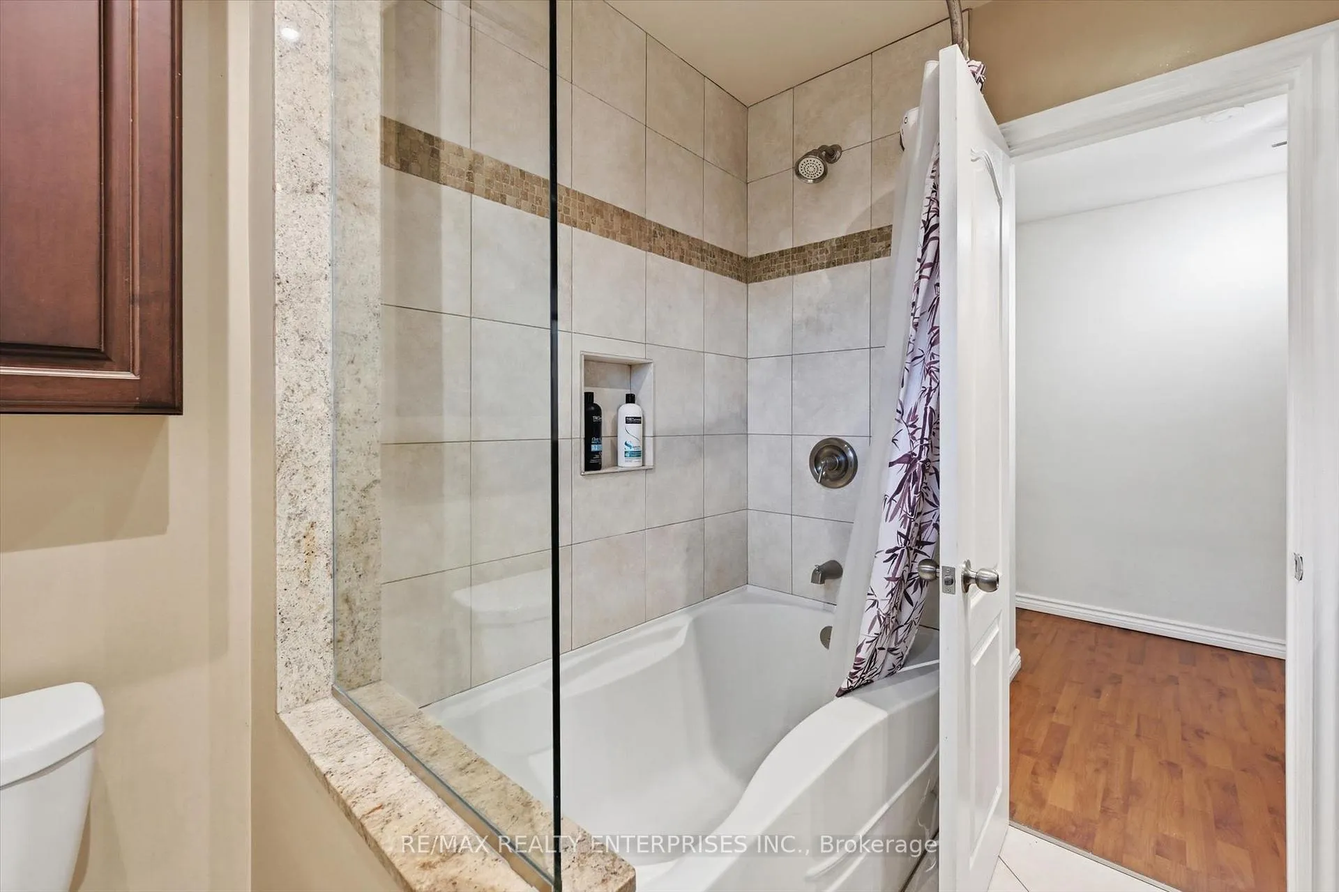 Photo 12 of 5187 Carousel Court, Burlington, Appleby — HOMEH