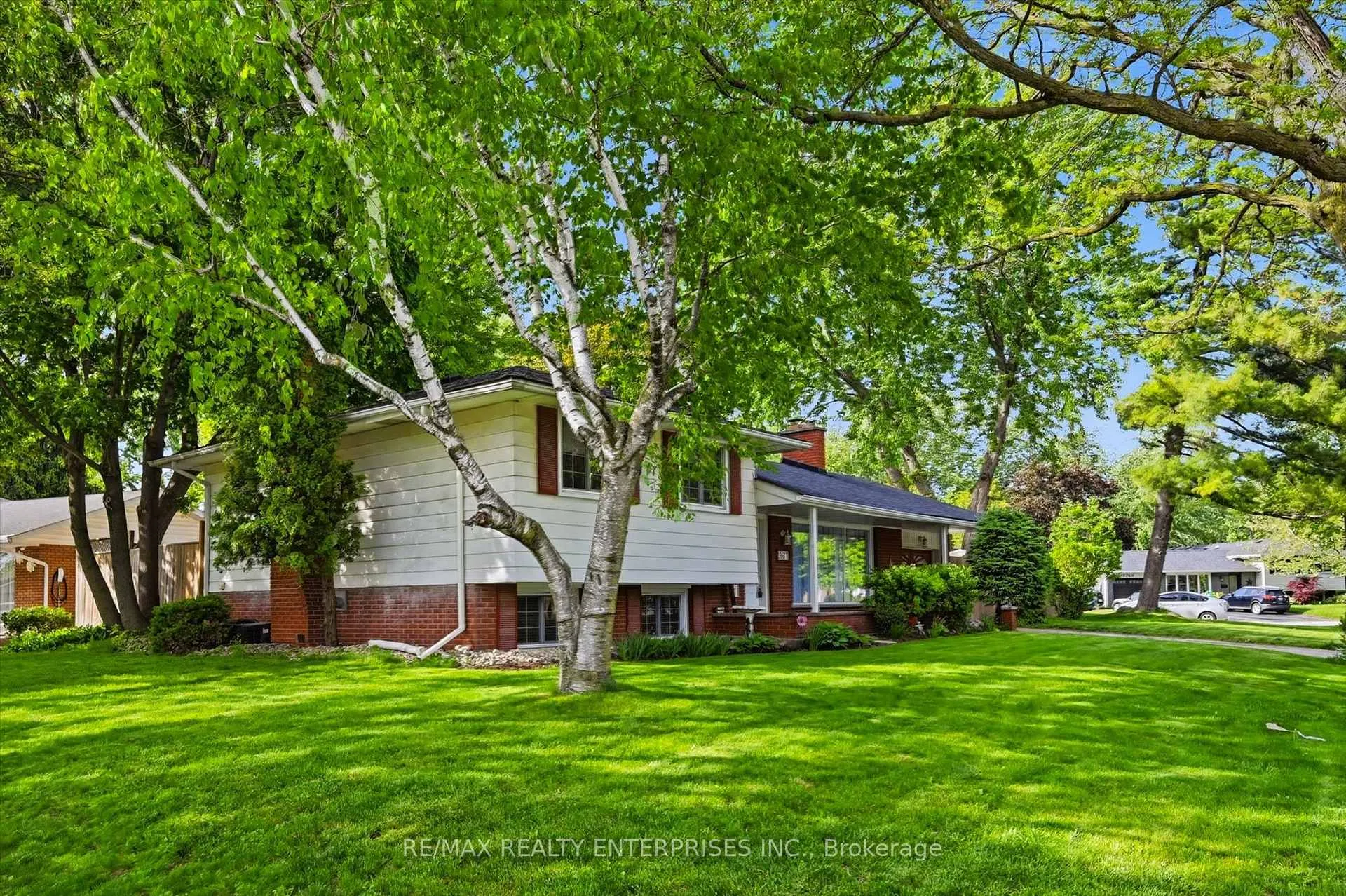 Photo 23 of 5187 Carousel Court, Burlington, Appleby — HOMEH