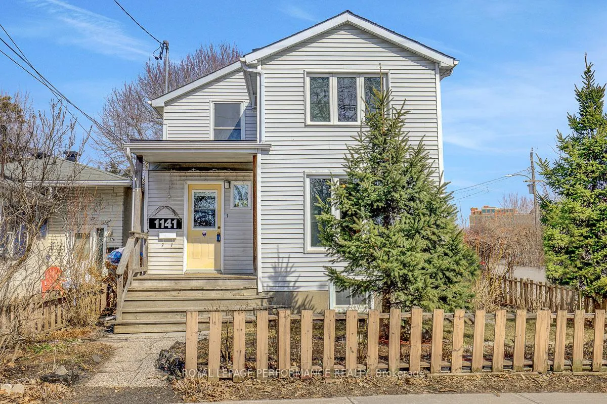 Front of 1141 North River Road