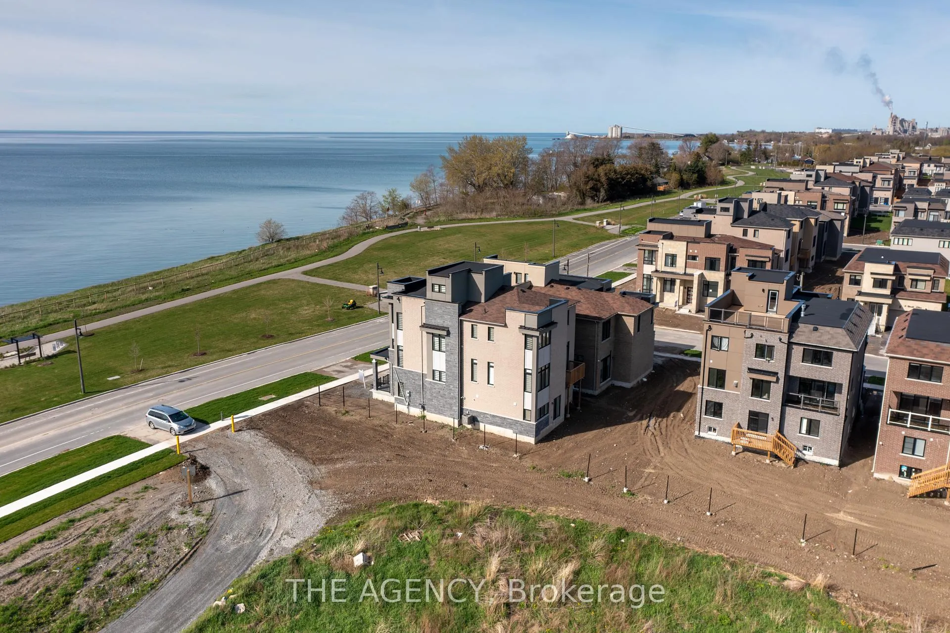 Photo 4 of 275 Port Darlington Road, Clarington, Bowmanville — HOMEH