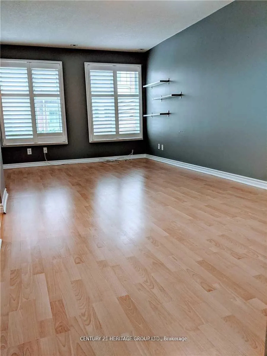 Photo 3 of Unit 81, 151 Townsgate Drive, Vaughan, Crestwood-Springfarm-Yorkhill — HOMEH