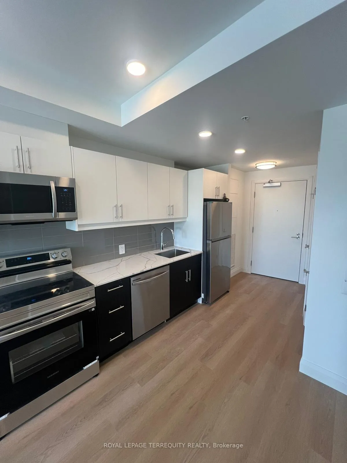 Photo 2 of Unit 501, 1333 Weber Street E, Kitchener, Stanley Park — HOMEH